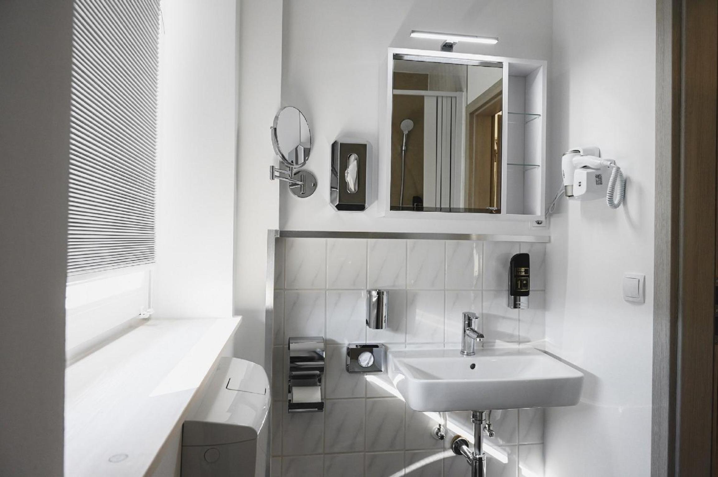 Standard Double Room - Photo 4