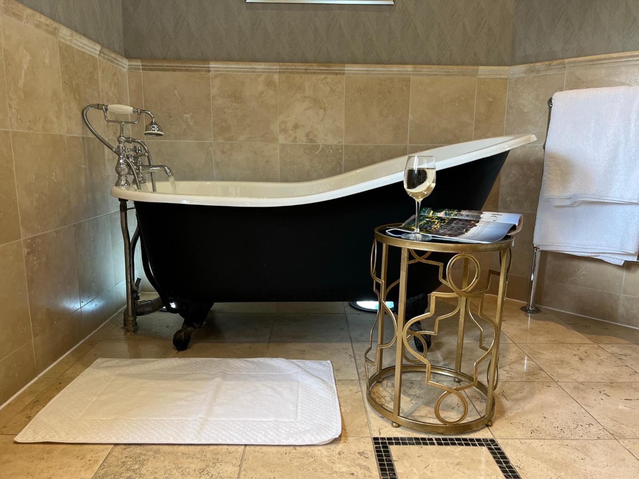 Luxury Super King Room - Photo 5