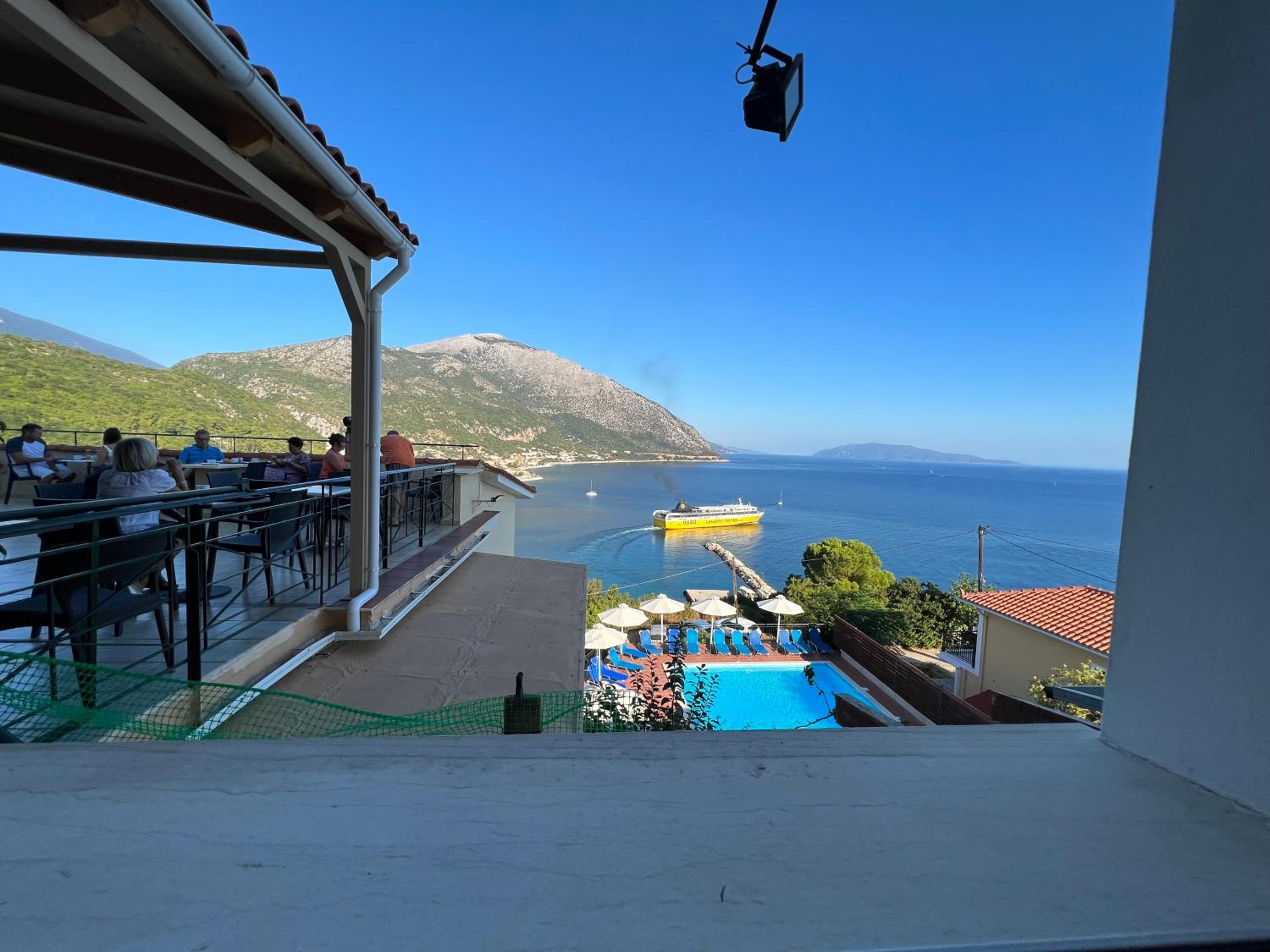 Standard Double or Twin Room with Sea View - Photo 3