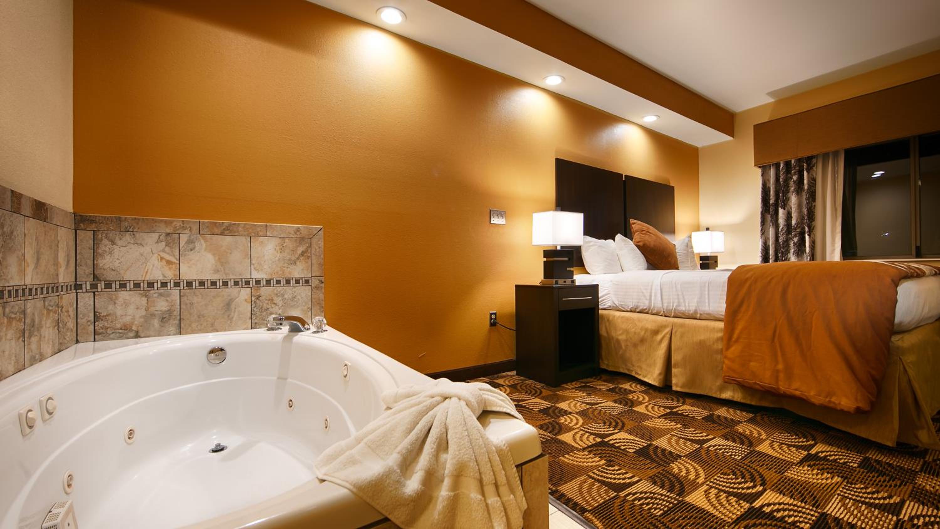 King Room with Whirlpool - Non-smoking - Photo 1