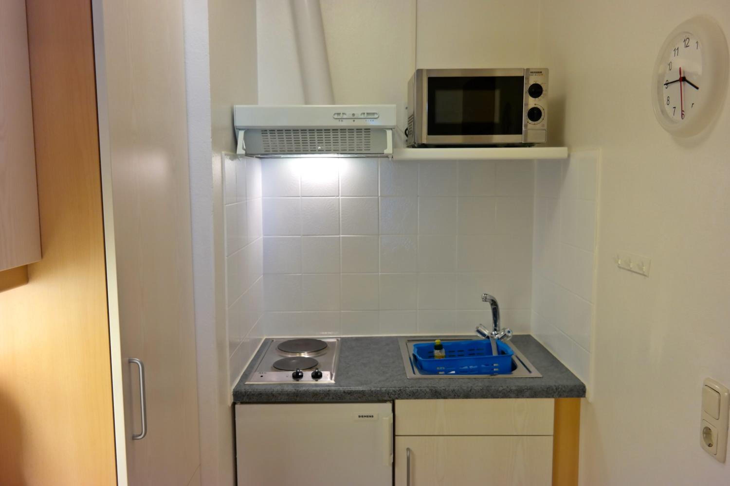 Studio Apartment with Loggia (2 Adults) - Photo 19