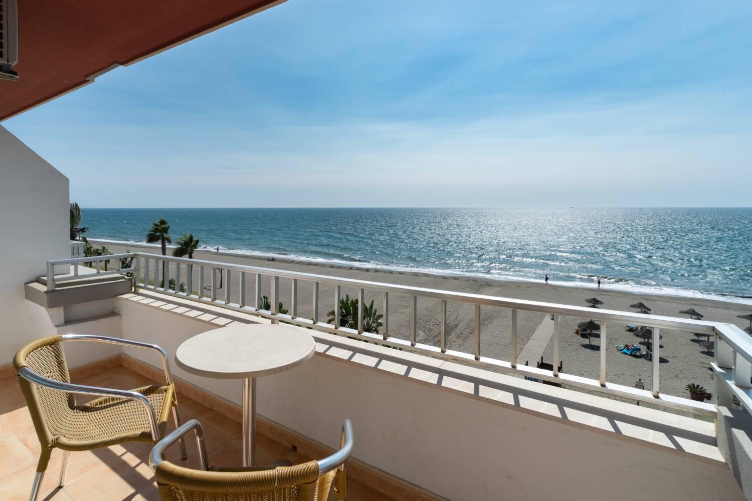 Double or Twin Room with Sea View - Photo 5