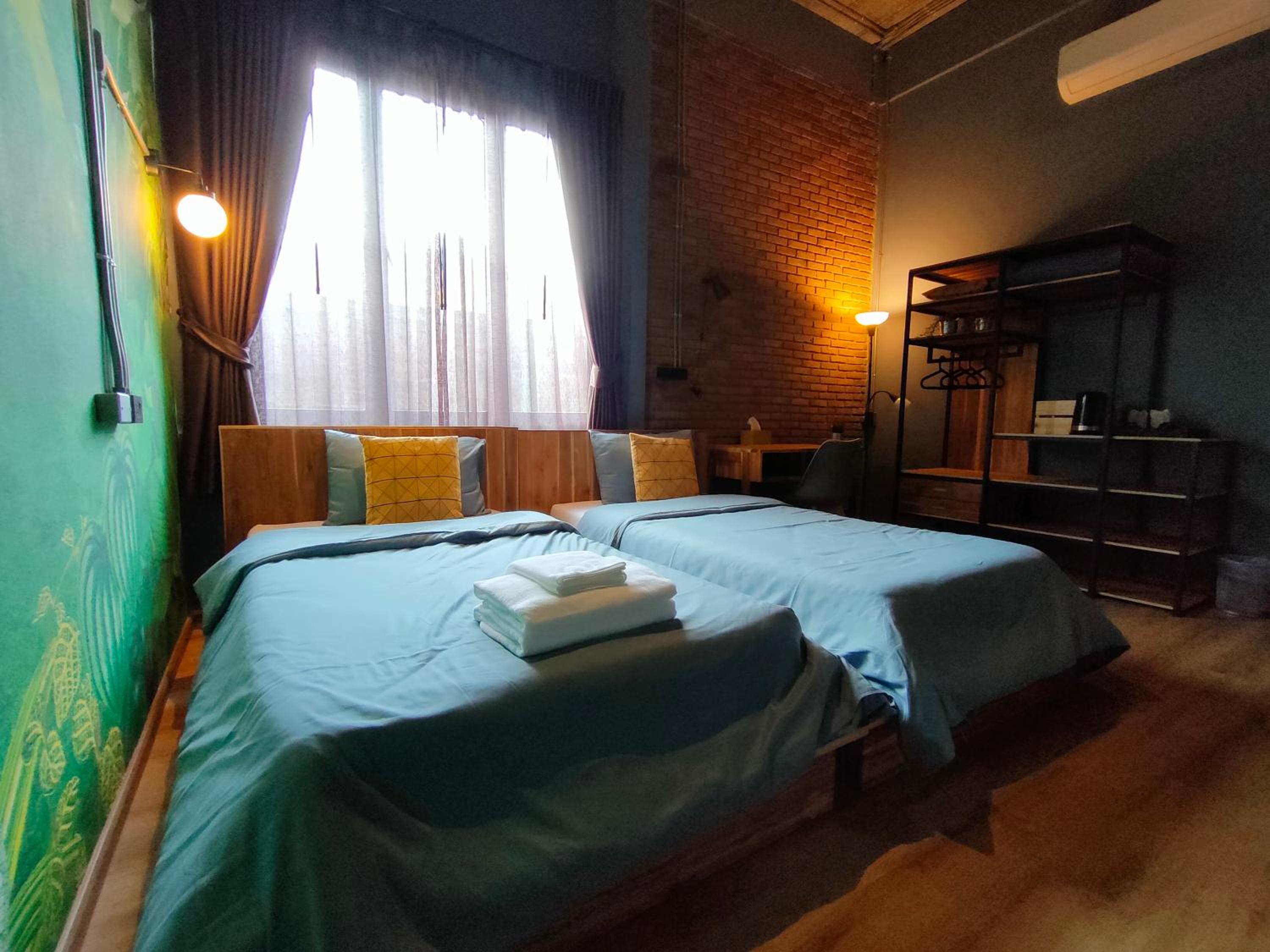 Standard Twin Room - Photo 2
