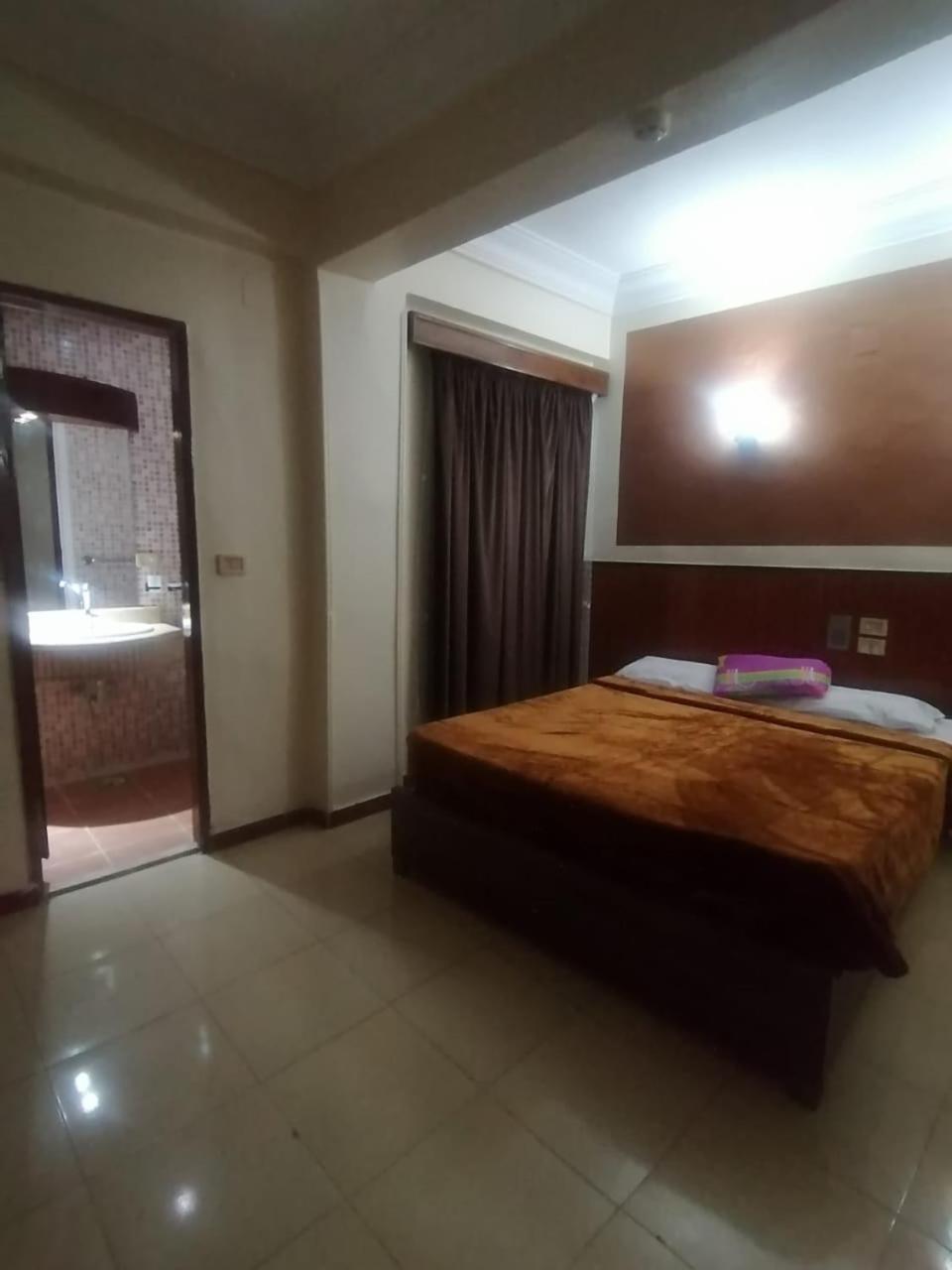 Standard King Room - Photo 1