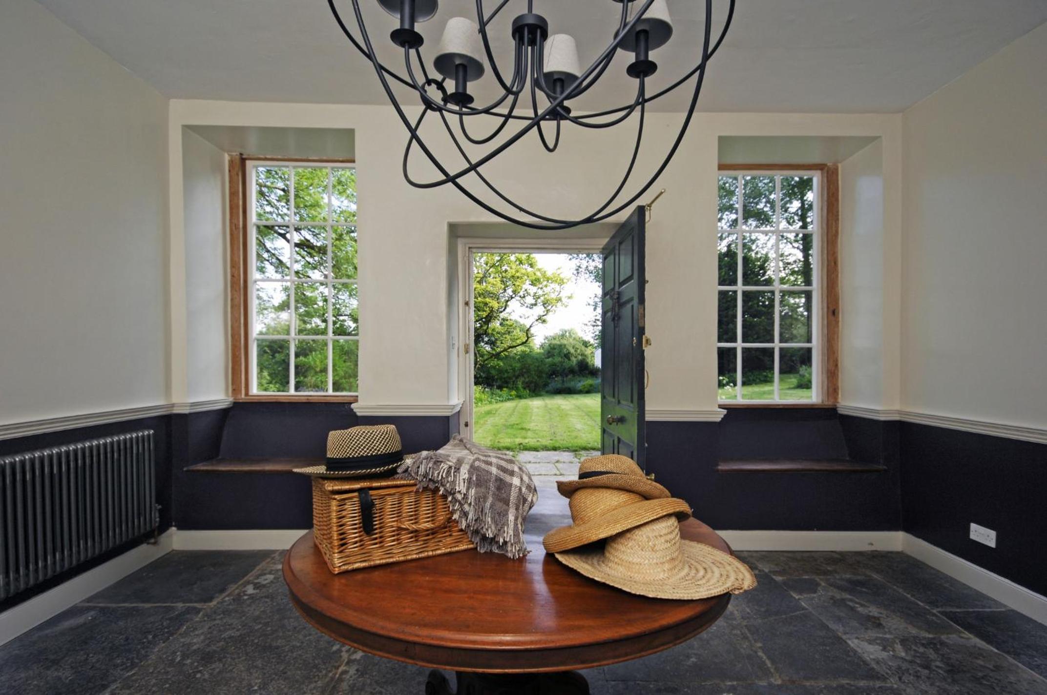 Three-Bedroom House photo 2
