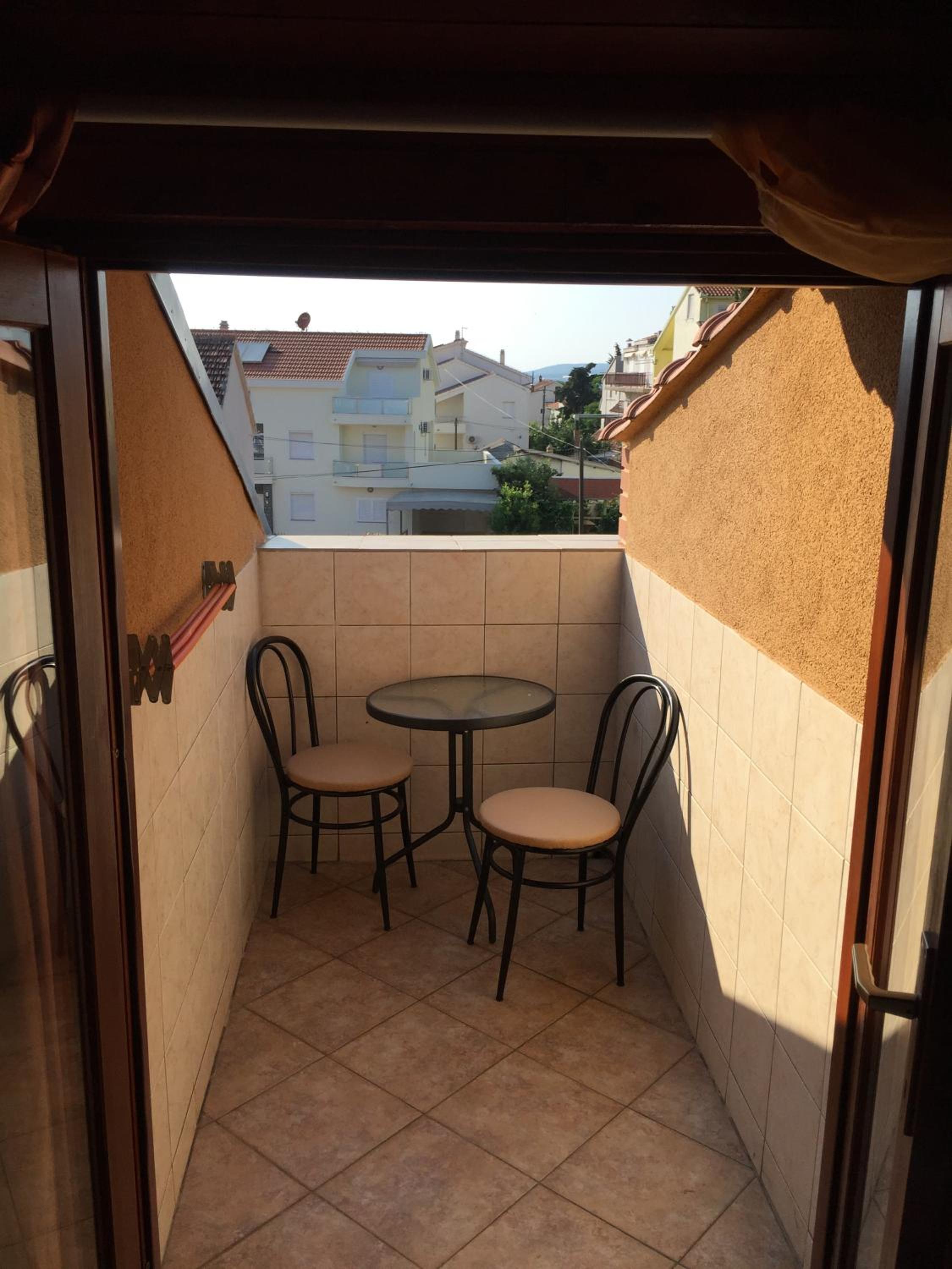 Studio with Balcony - Photo 16