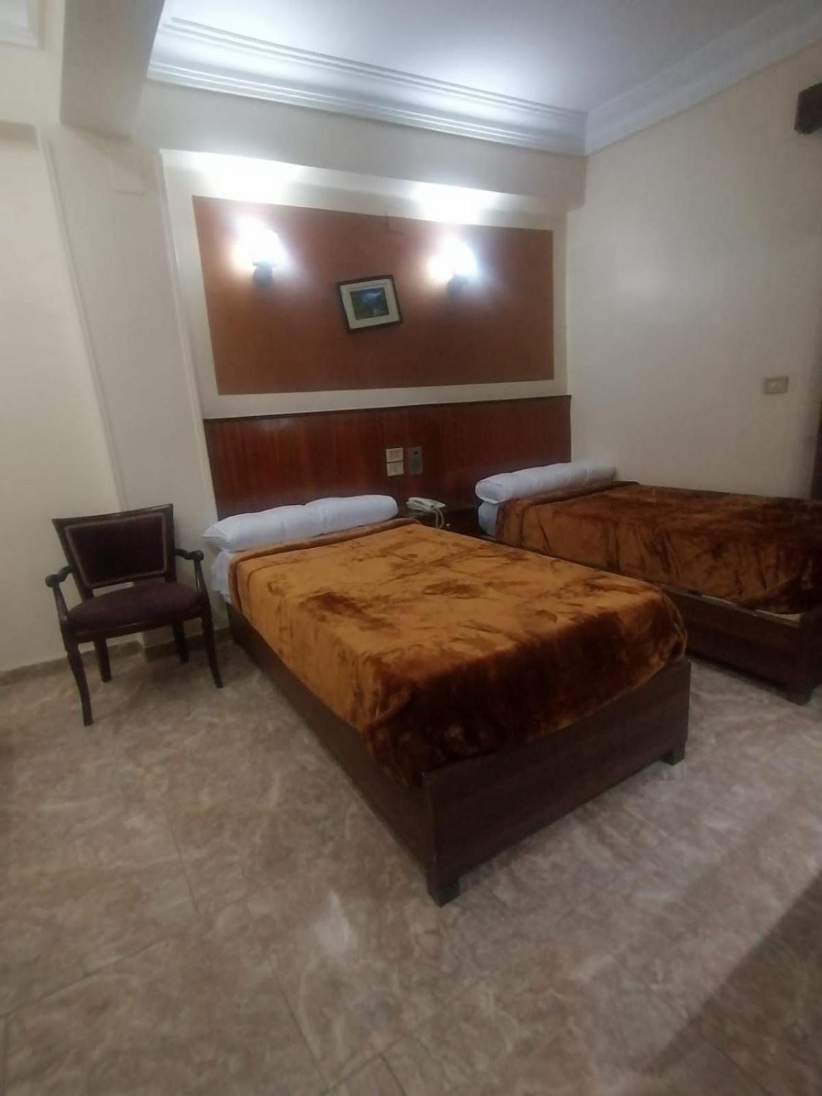 Standard Double or Twin Room - Photo 3
