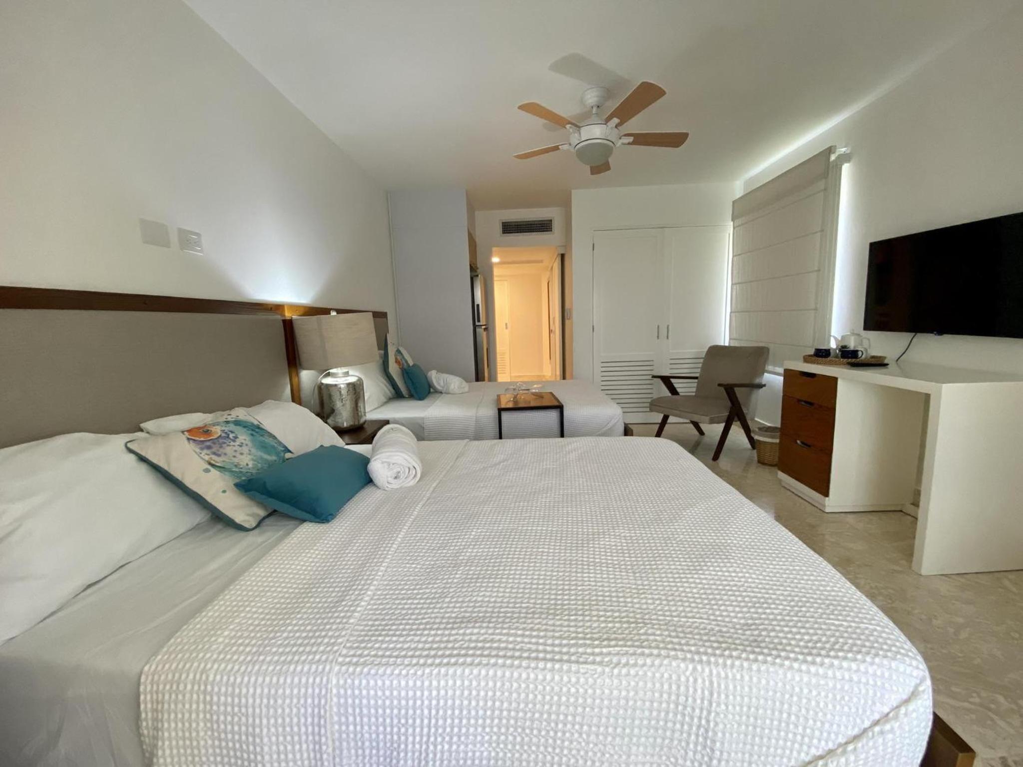 Studio Apartment With Balcony photo 2