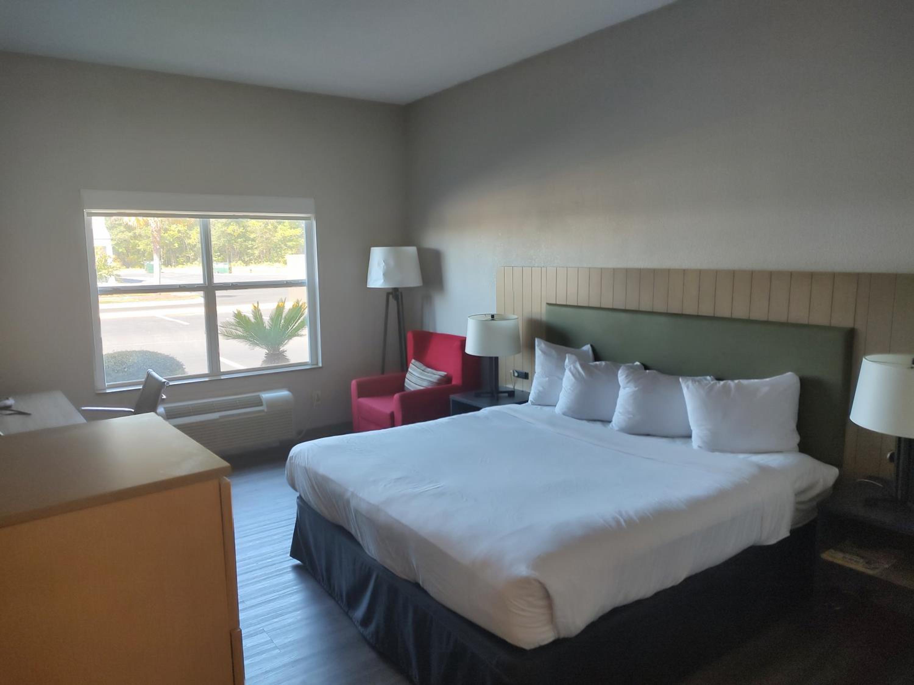 Executive King Room - Non-Smoking - Photo 3