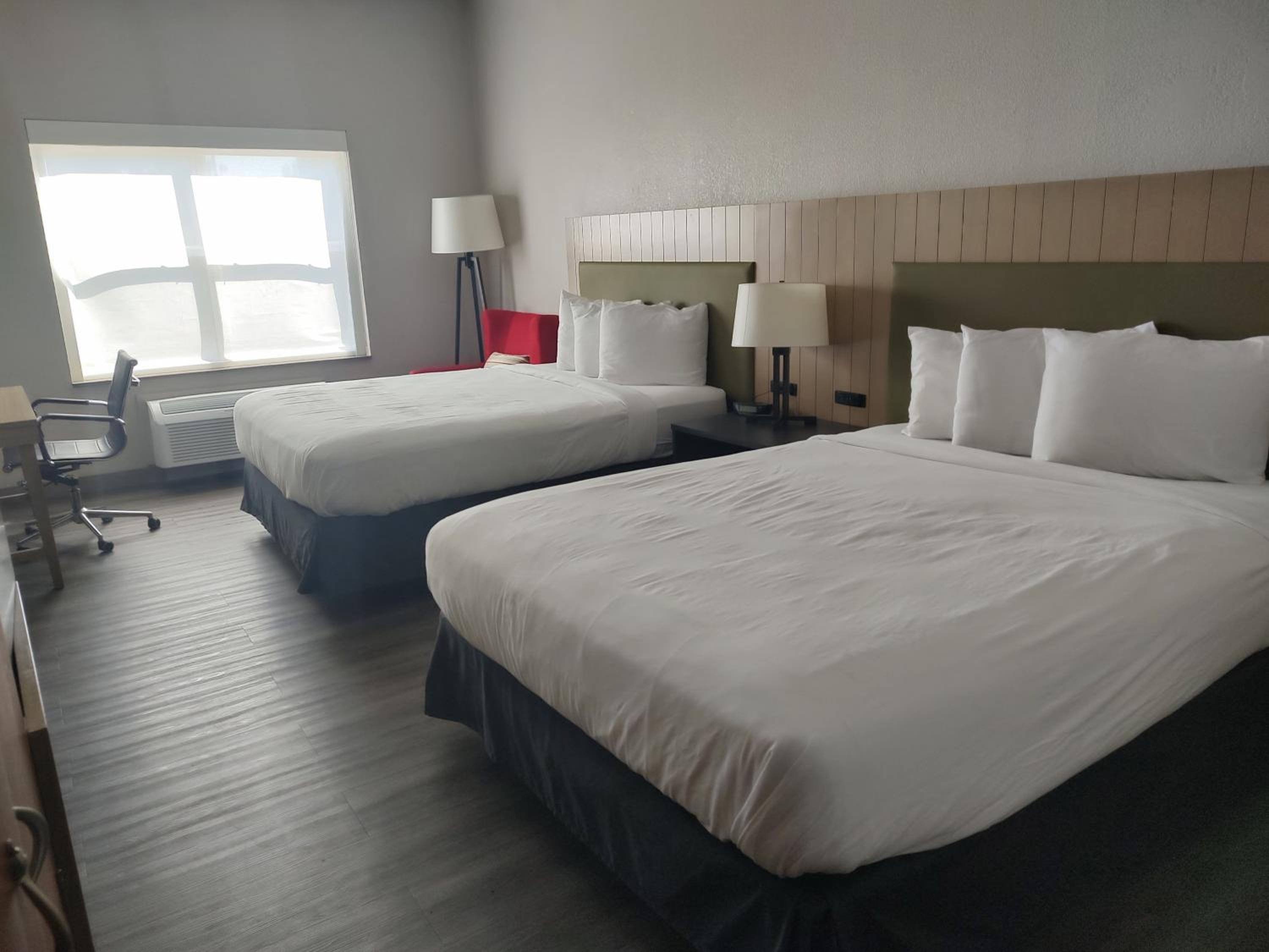 Executive Queen Room - Non-Smoking - Photo 4