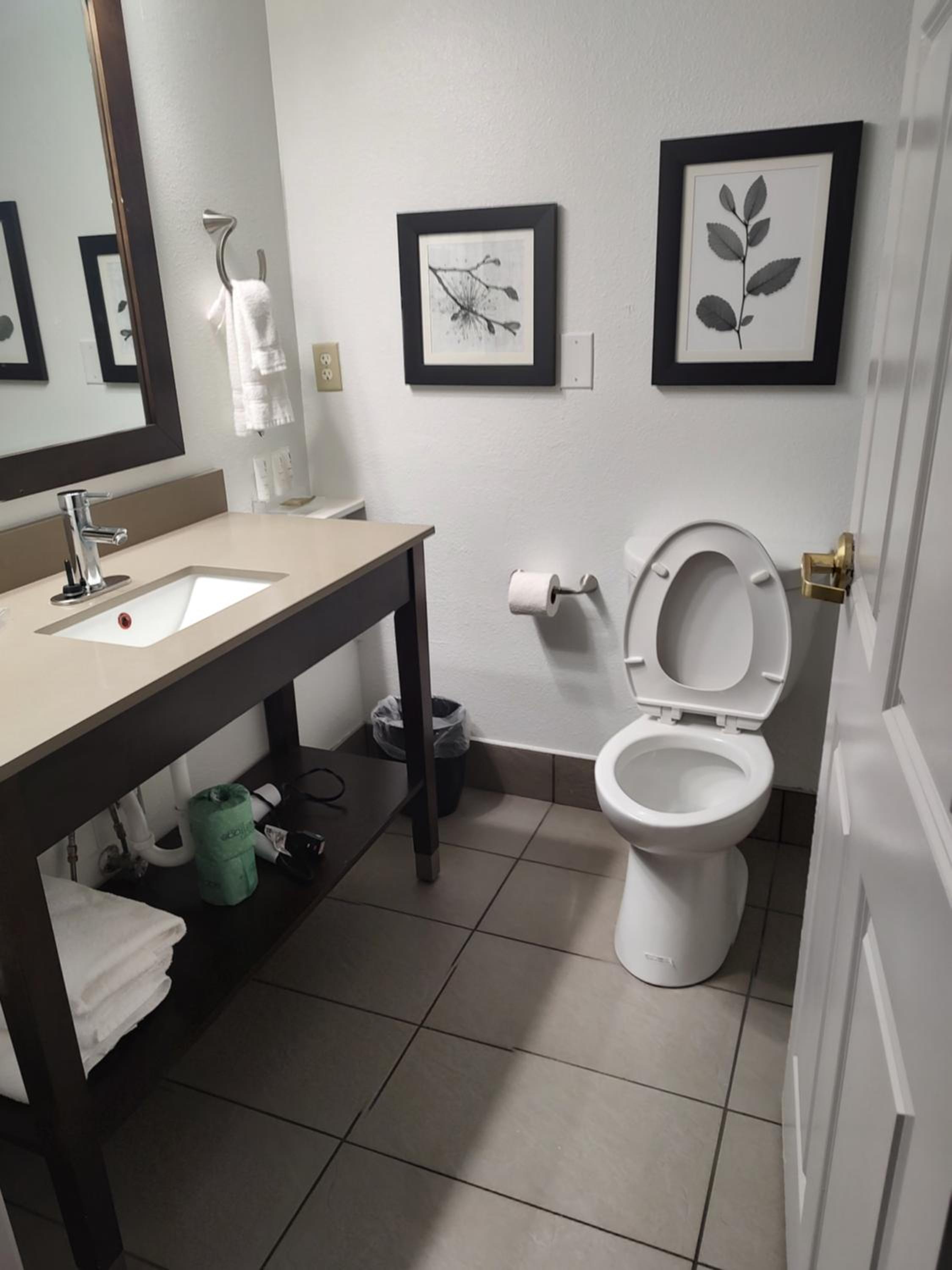 Executive King Room - Non-Smoking - Photo 4