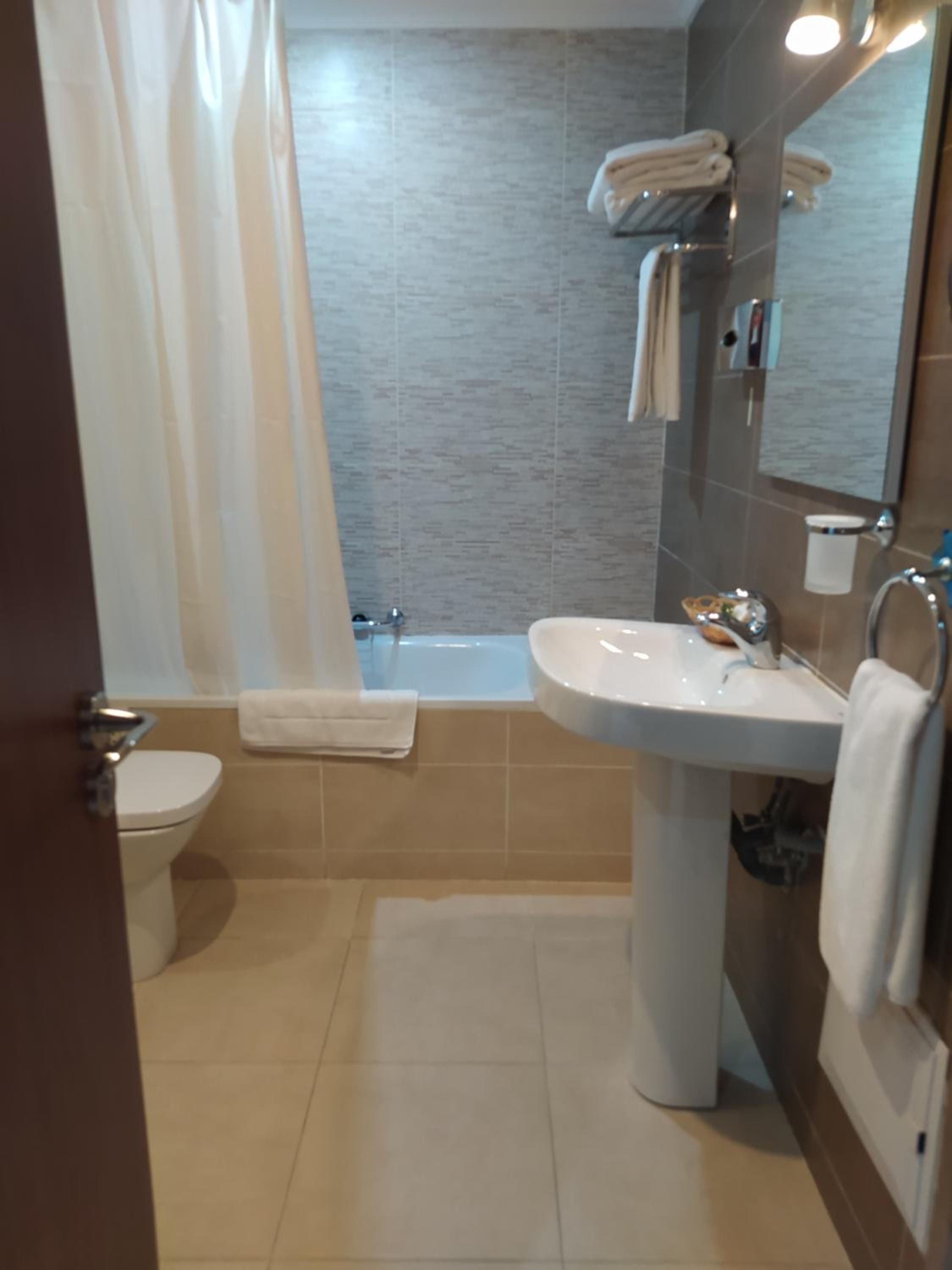Standard Twin Room photo 2