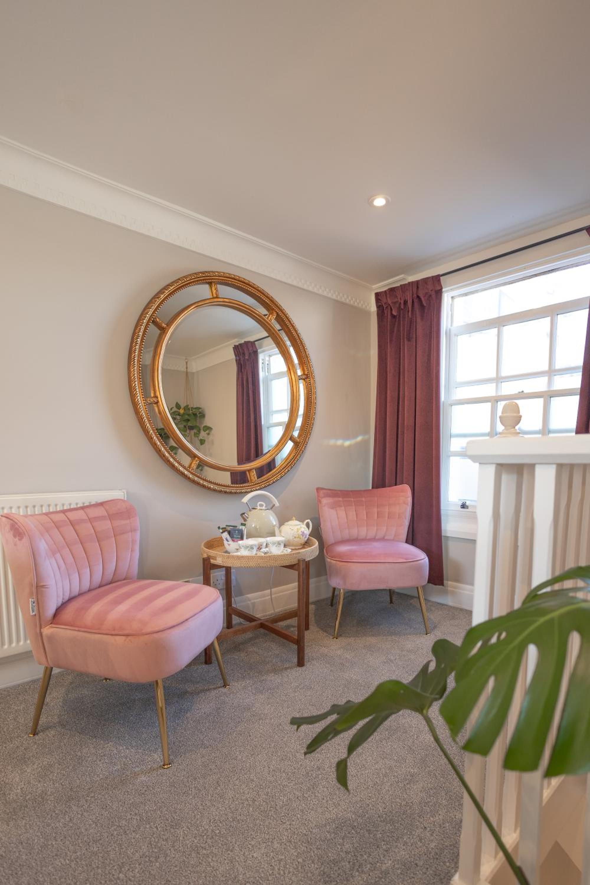 Deluxe Queen Suite photo 3