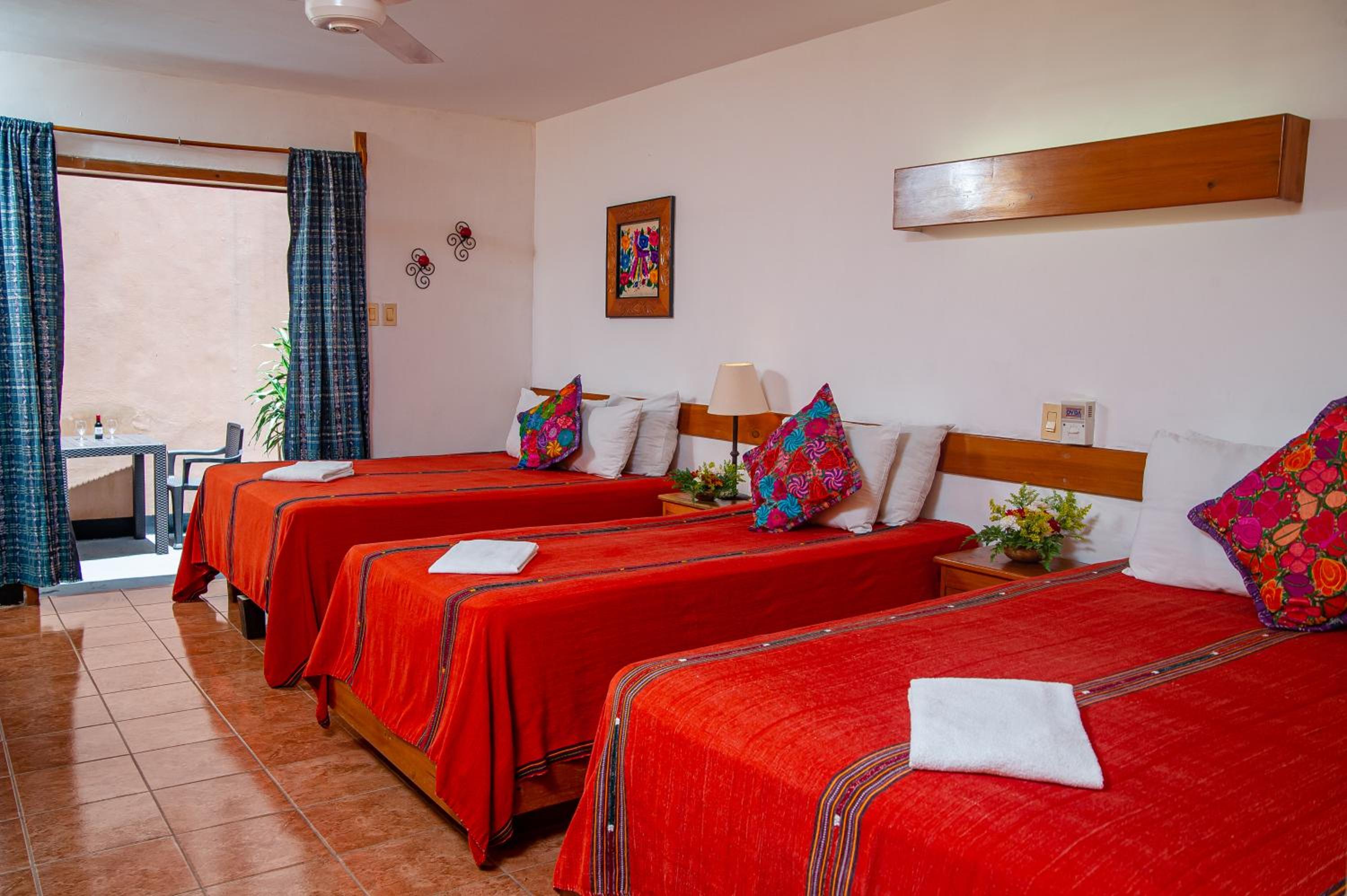 Triple Room with Private Bathroom photo 3