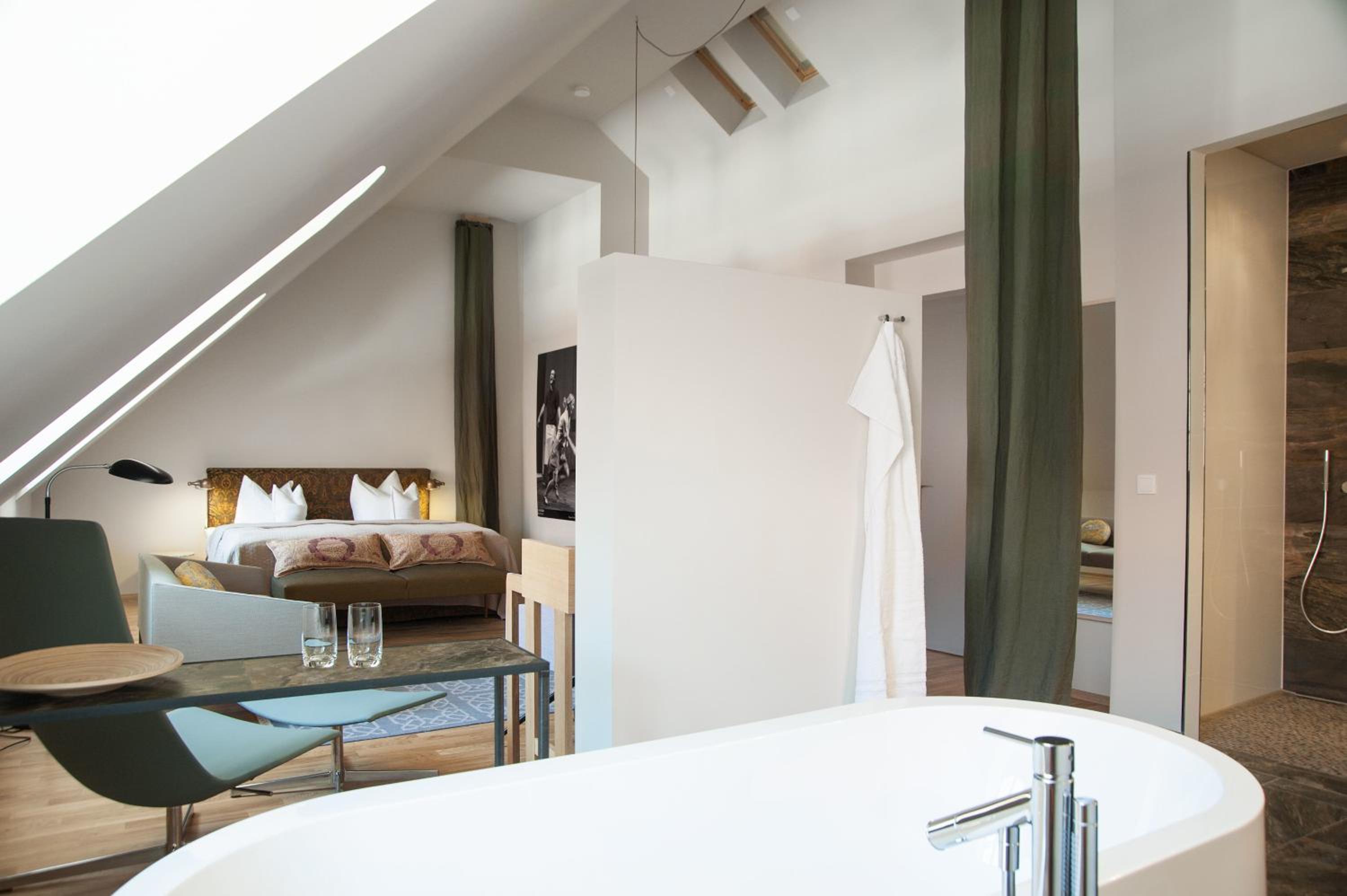 Superior Suite B – Superior Suite B