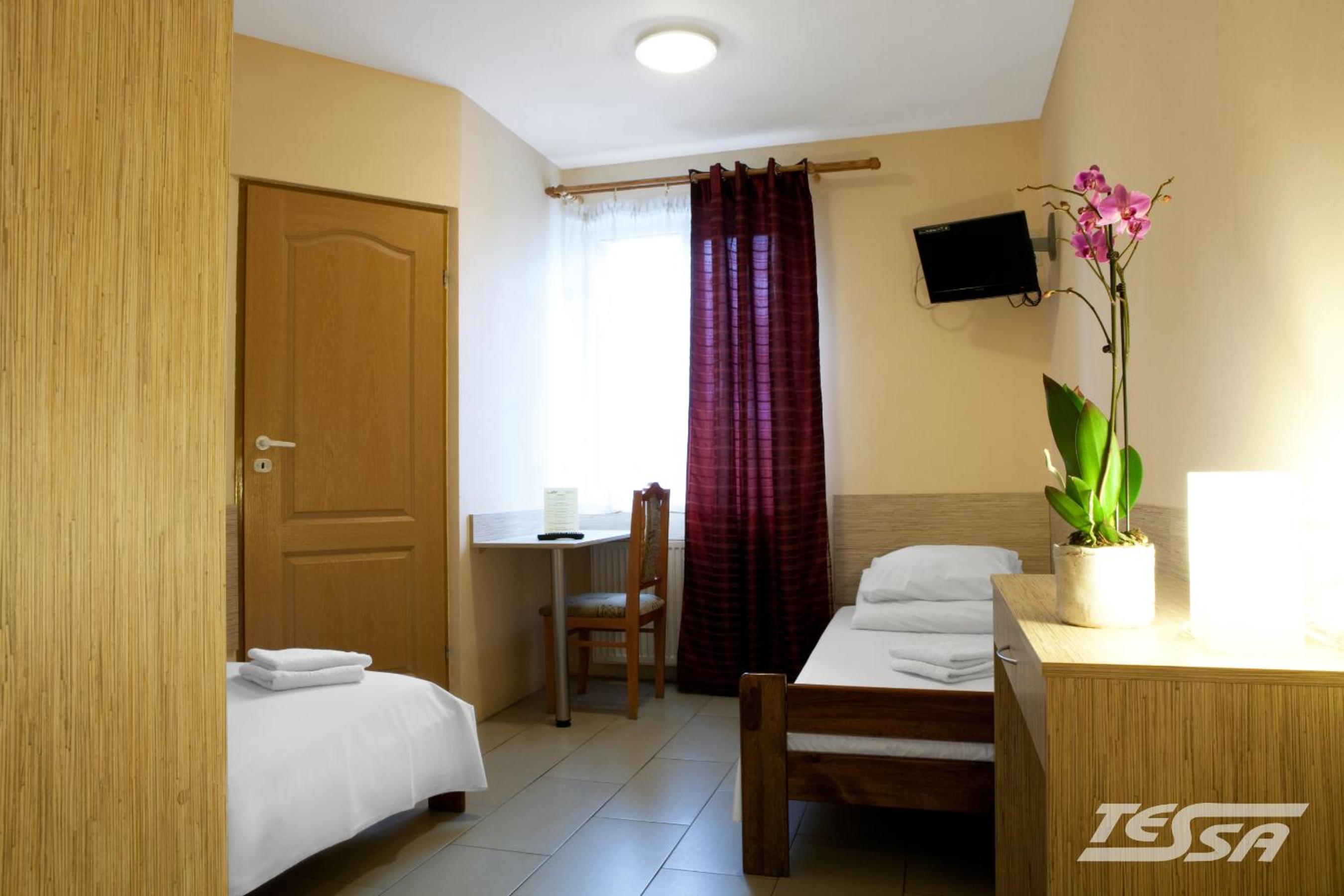 Small Twin Room photo 1