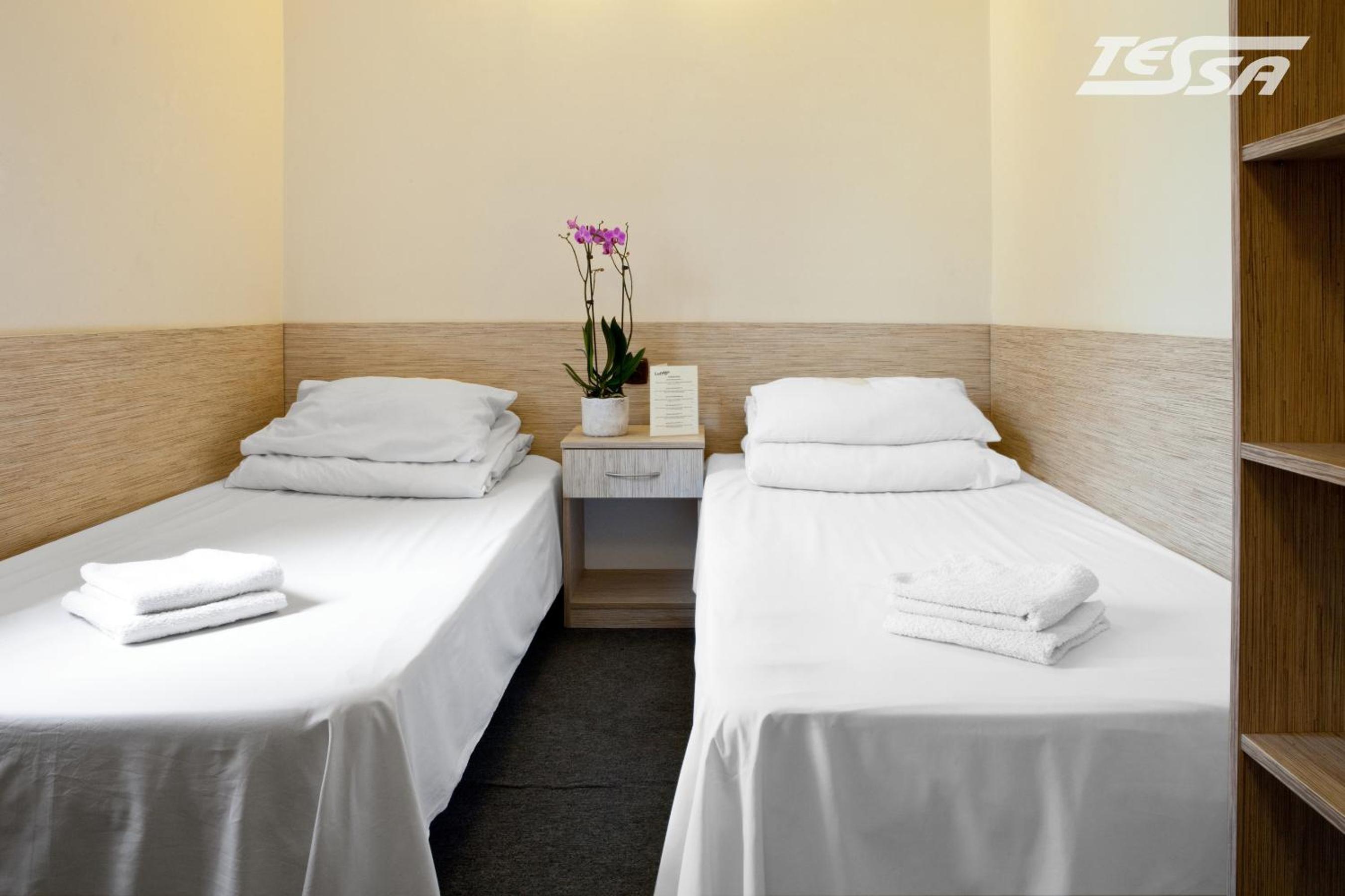 Standard Twin Room with Shared Bathroom photo 2