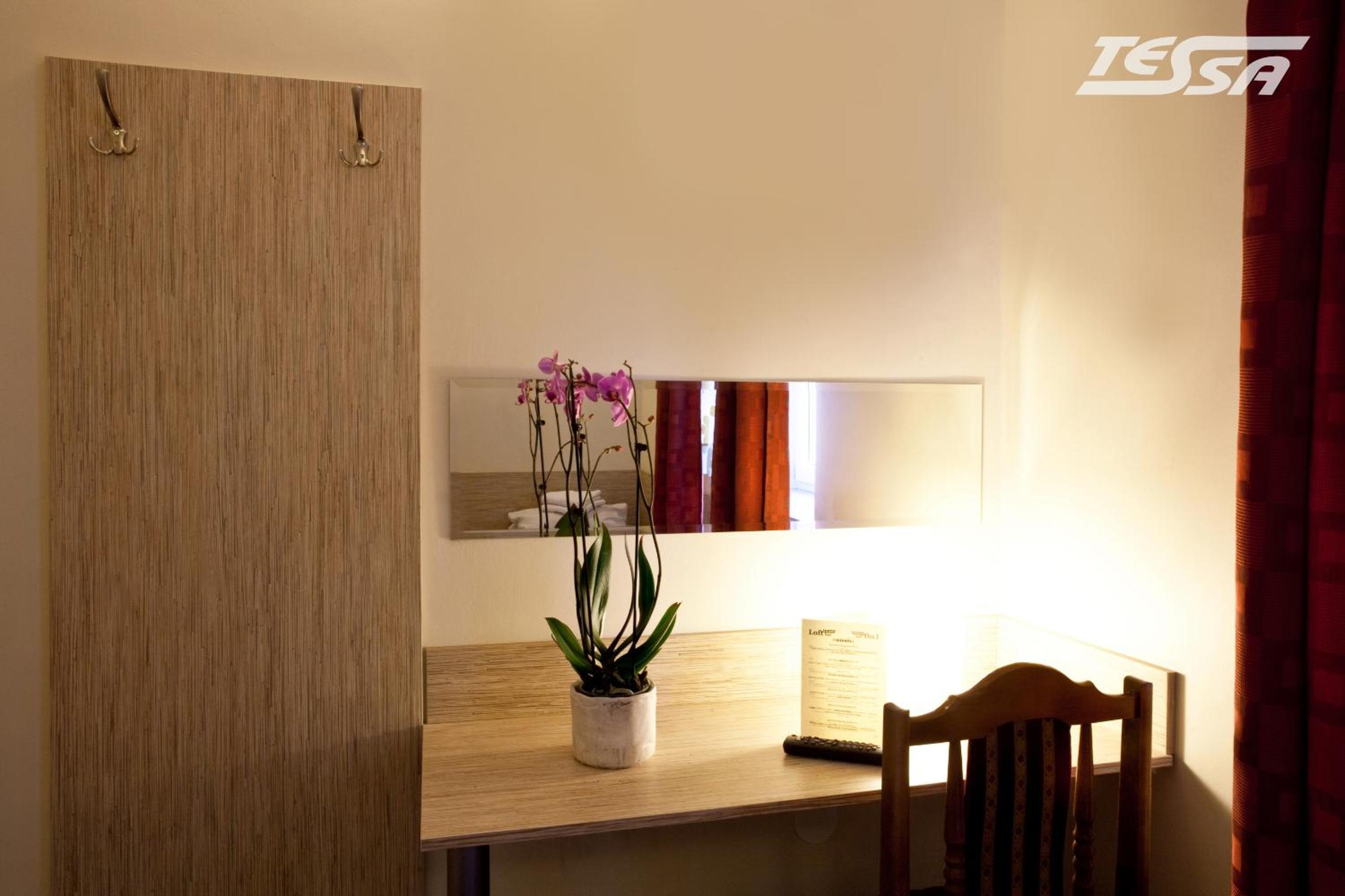 Standard Twin Room with Shared Bathroom photo 3