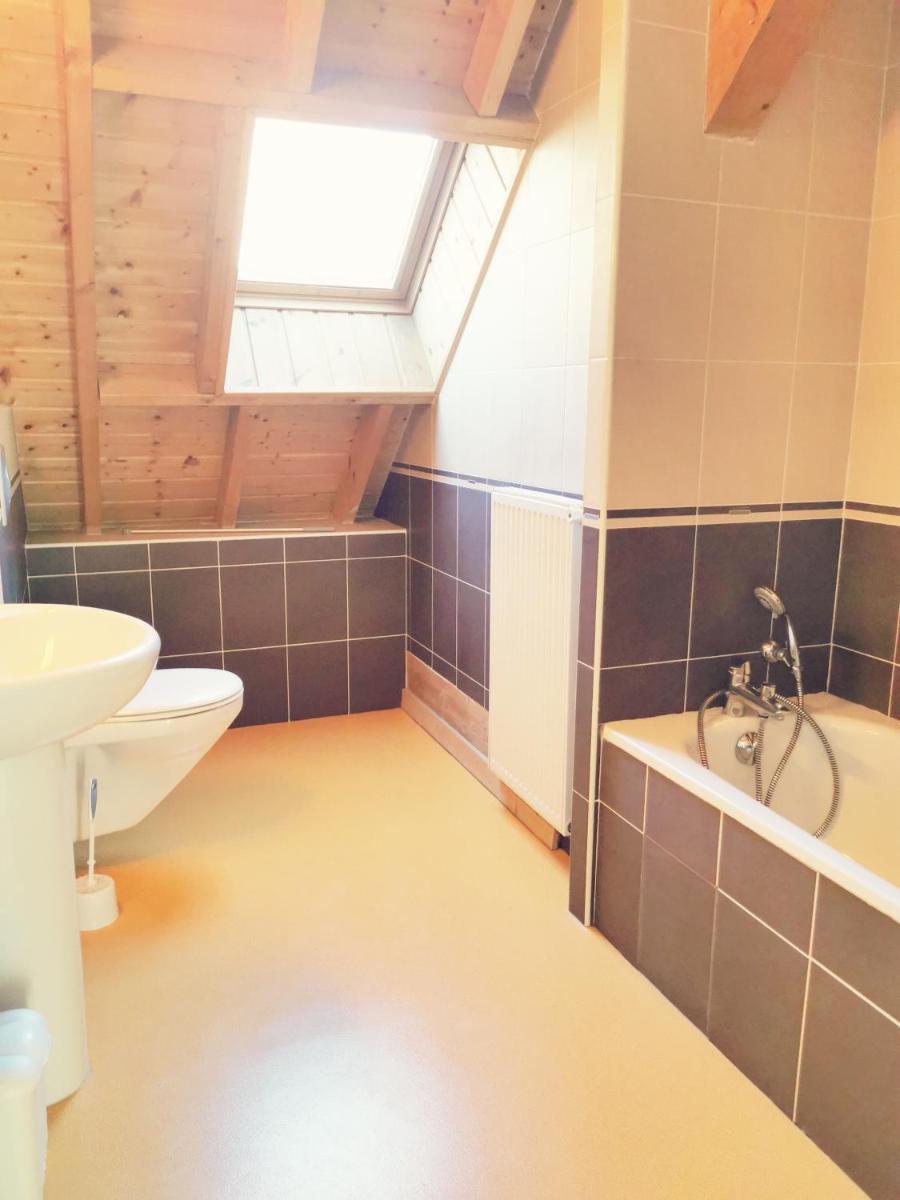 Twin Room with Shared Bathroom photo 3