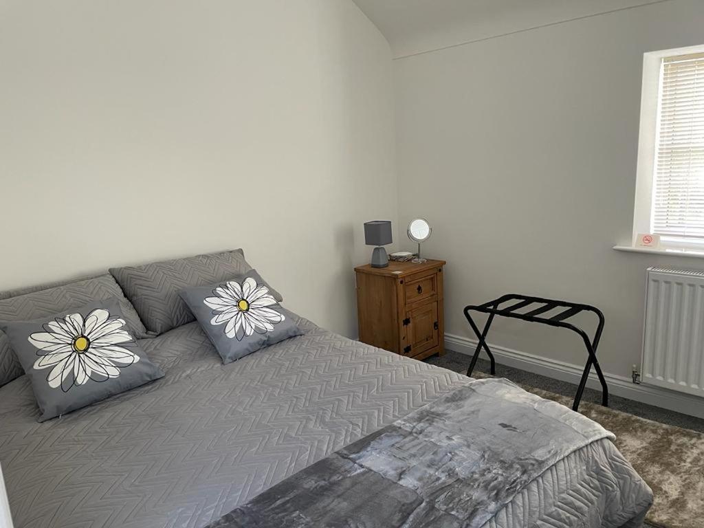 Two-Bedroom House photo 3