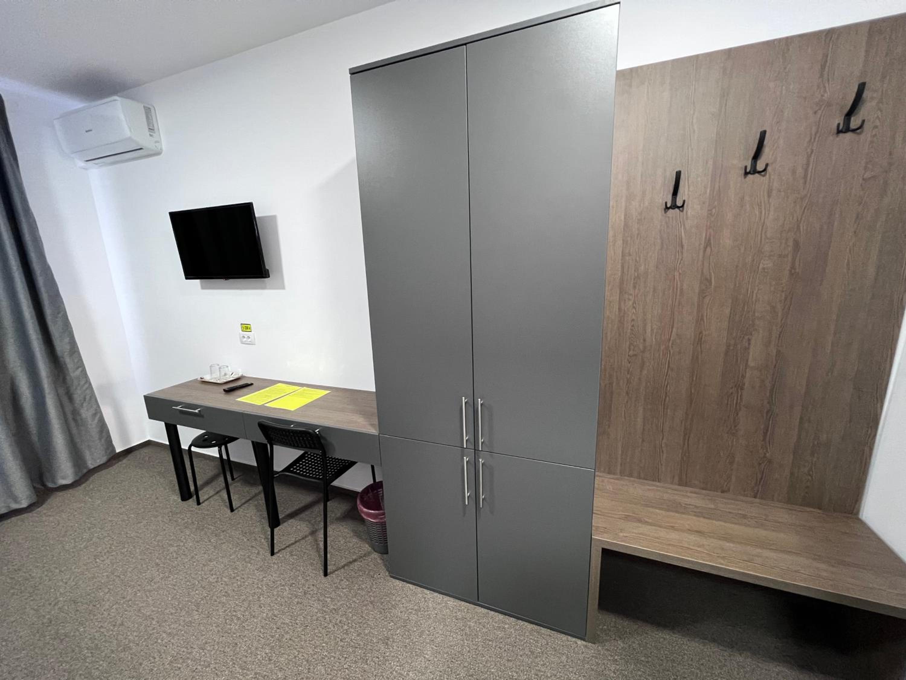 Double Room - Photo 6