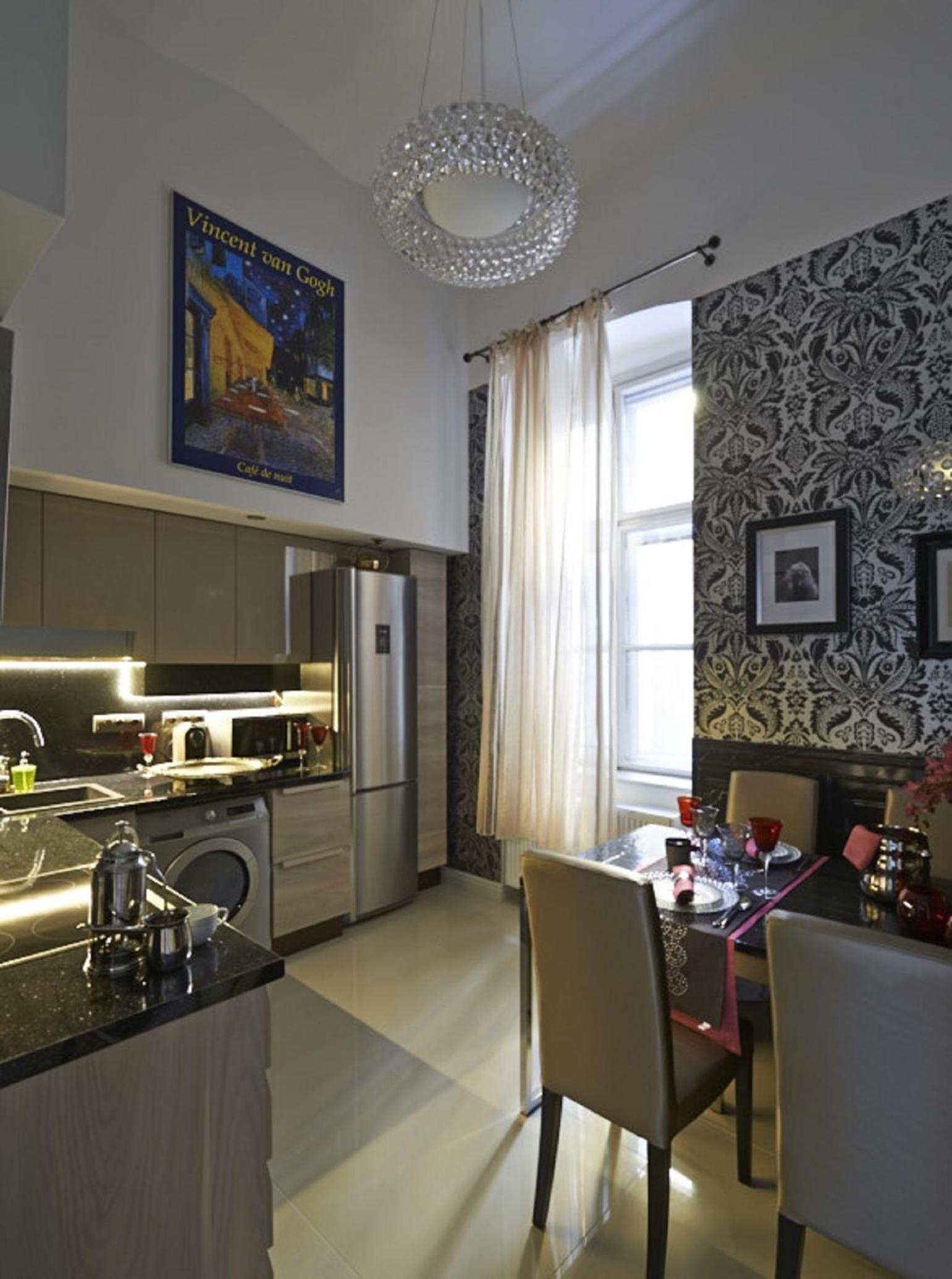 Two-Bedroom Apartment - Photo 90