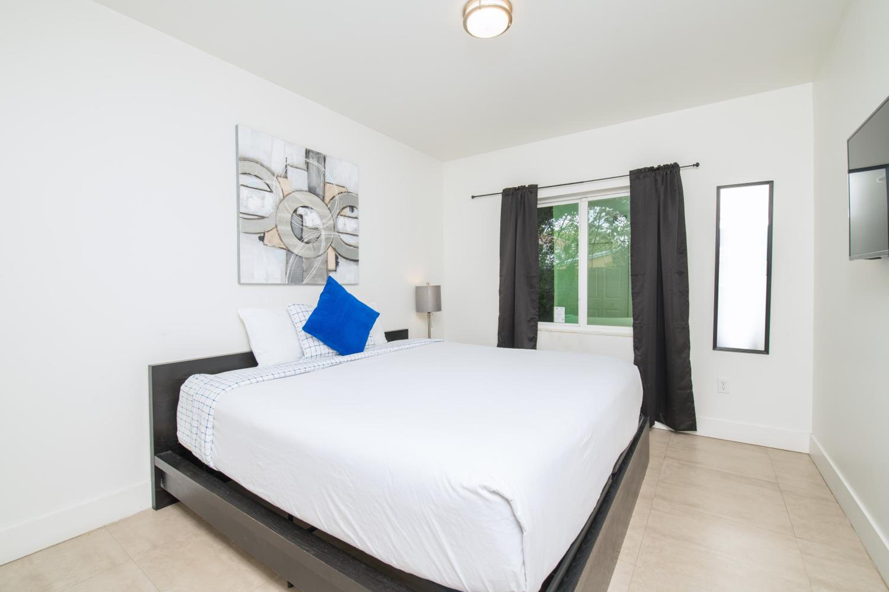 Apartment - Photo 8