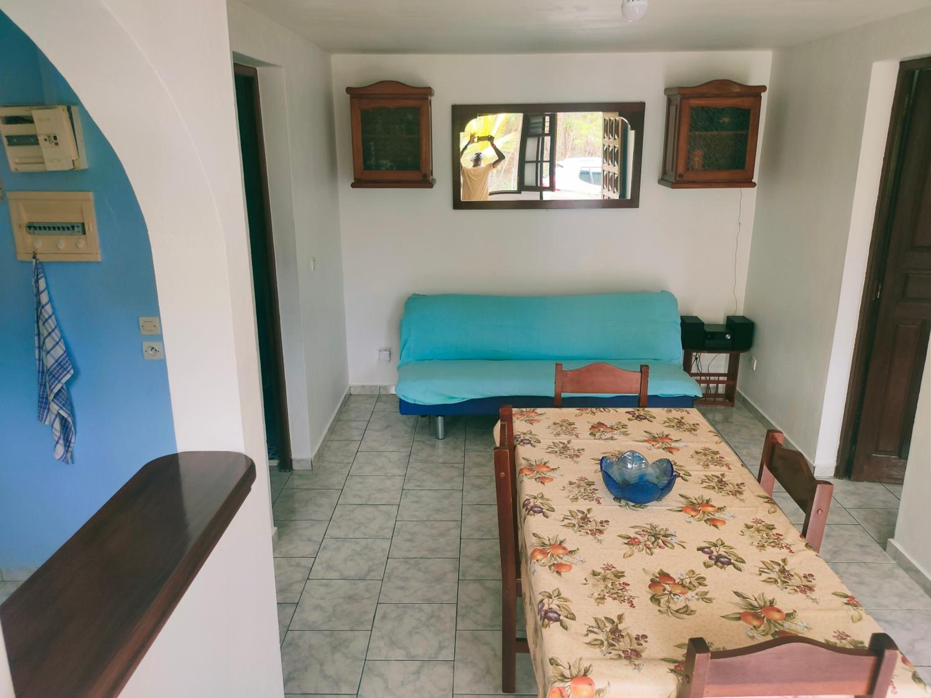 One-Bedroom Apartment - Photo 3