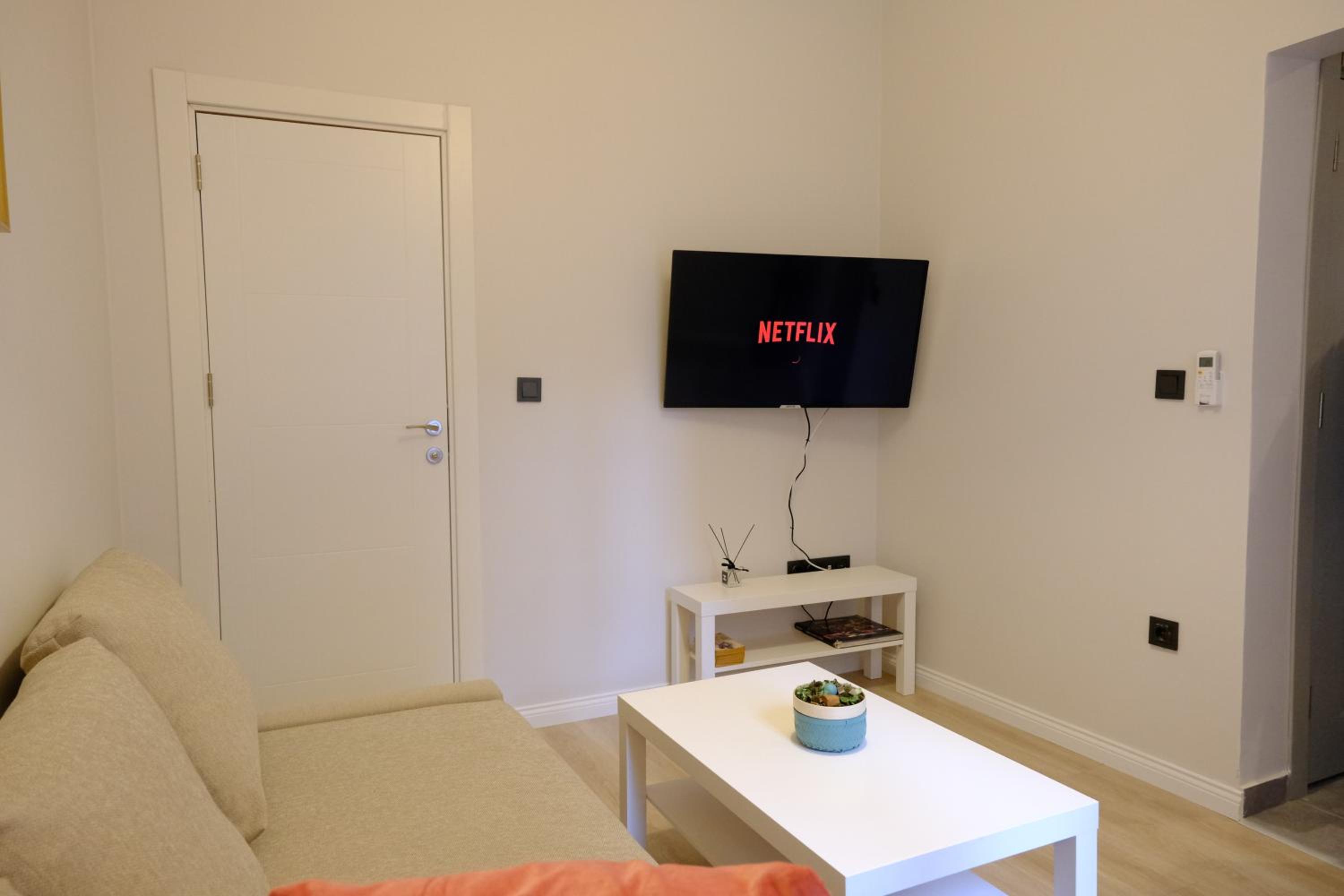 Apartment photo 3