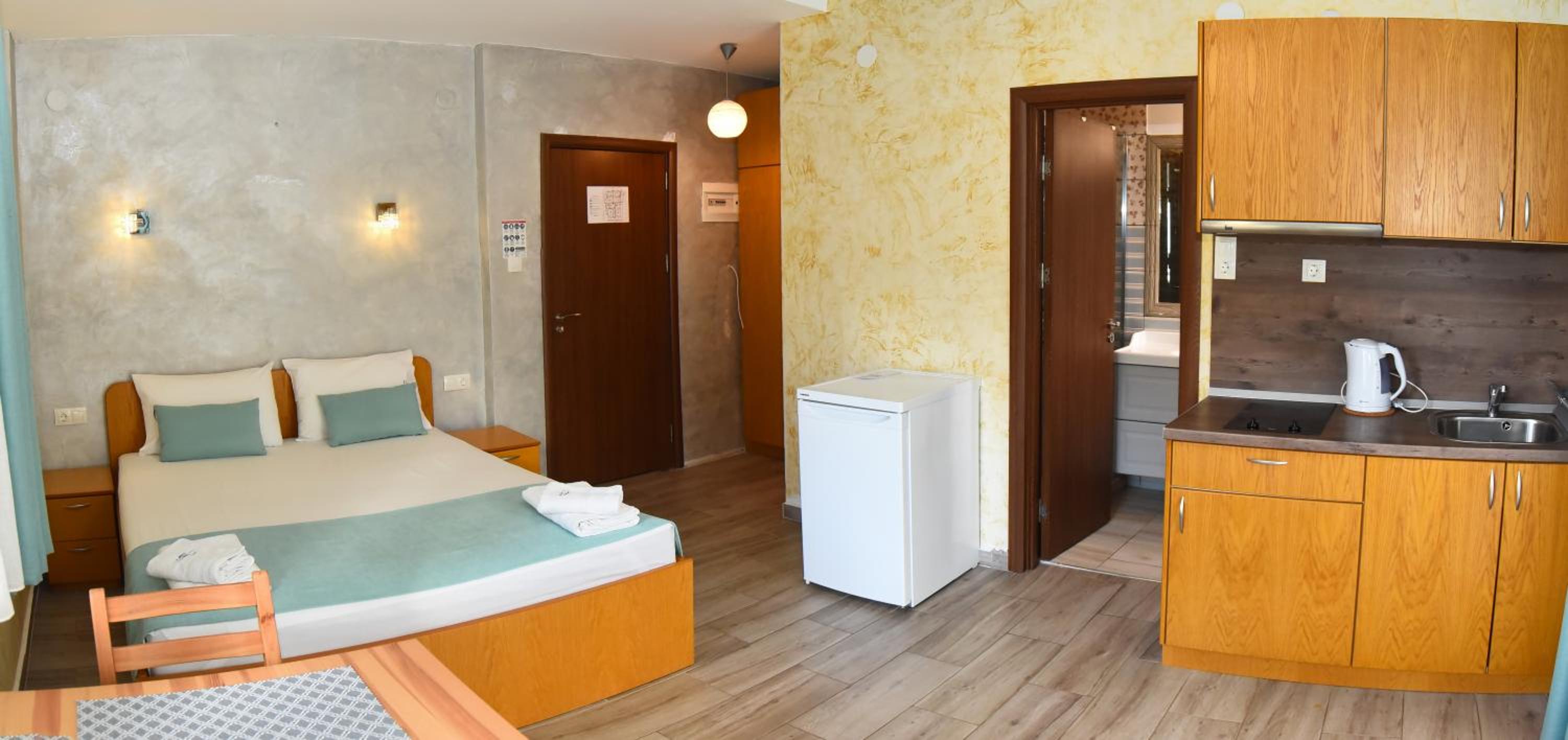 Double Room with Balcony - Photo 28