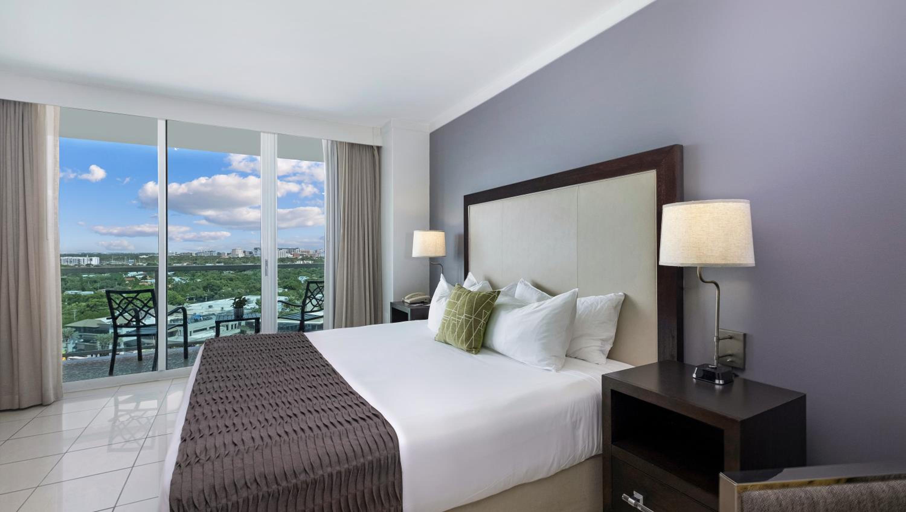 Deluxe King Room
