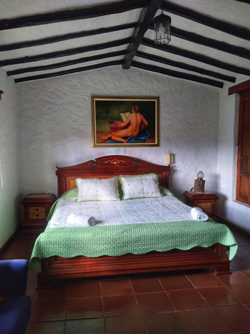 Deluxe King Room photo 1