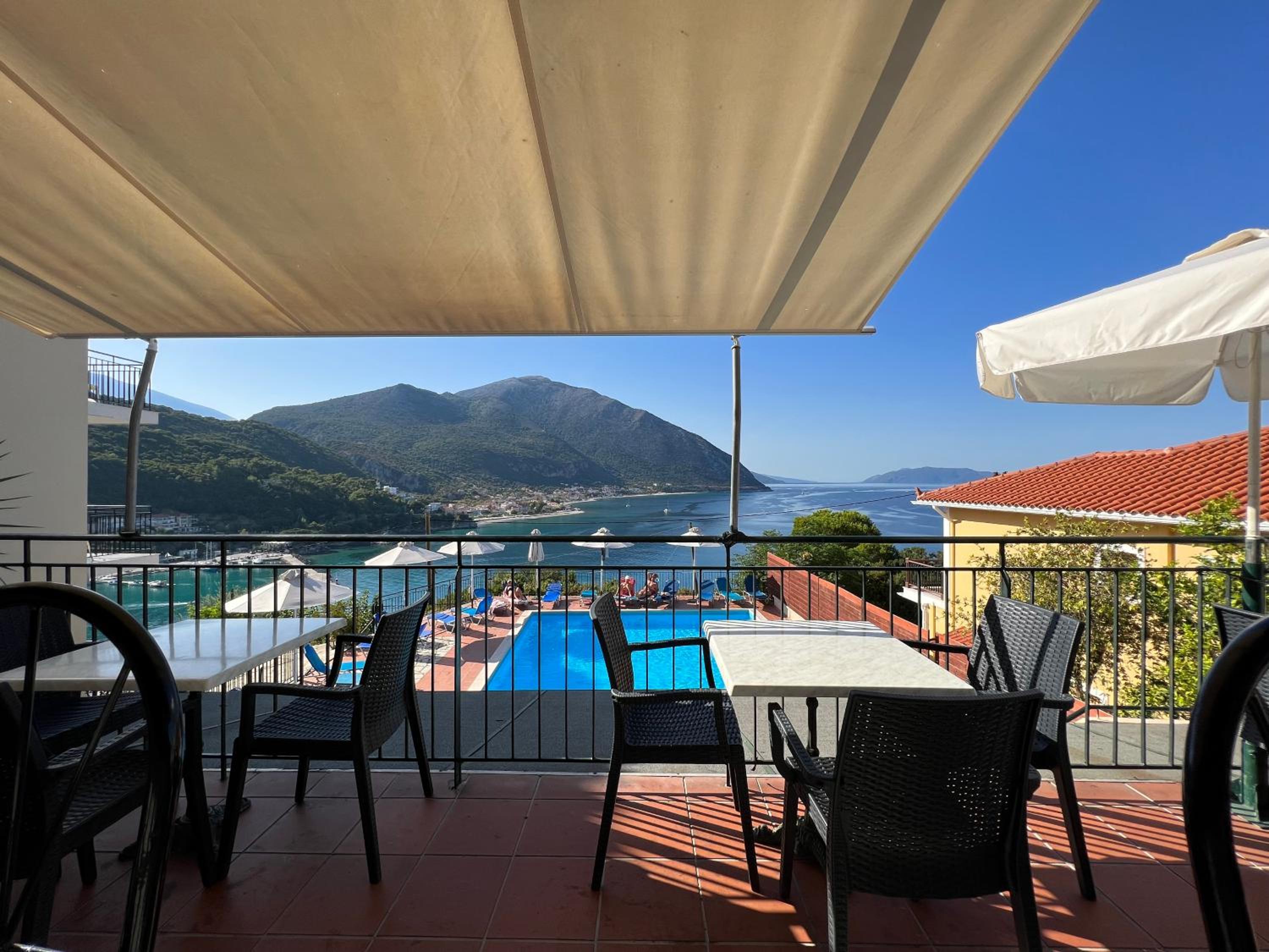 Standard Double or Twin Room with Sea View - Photo 49