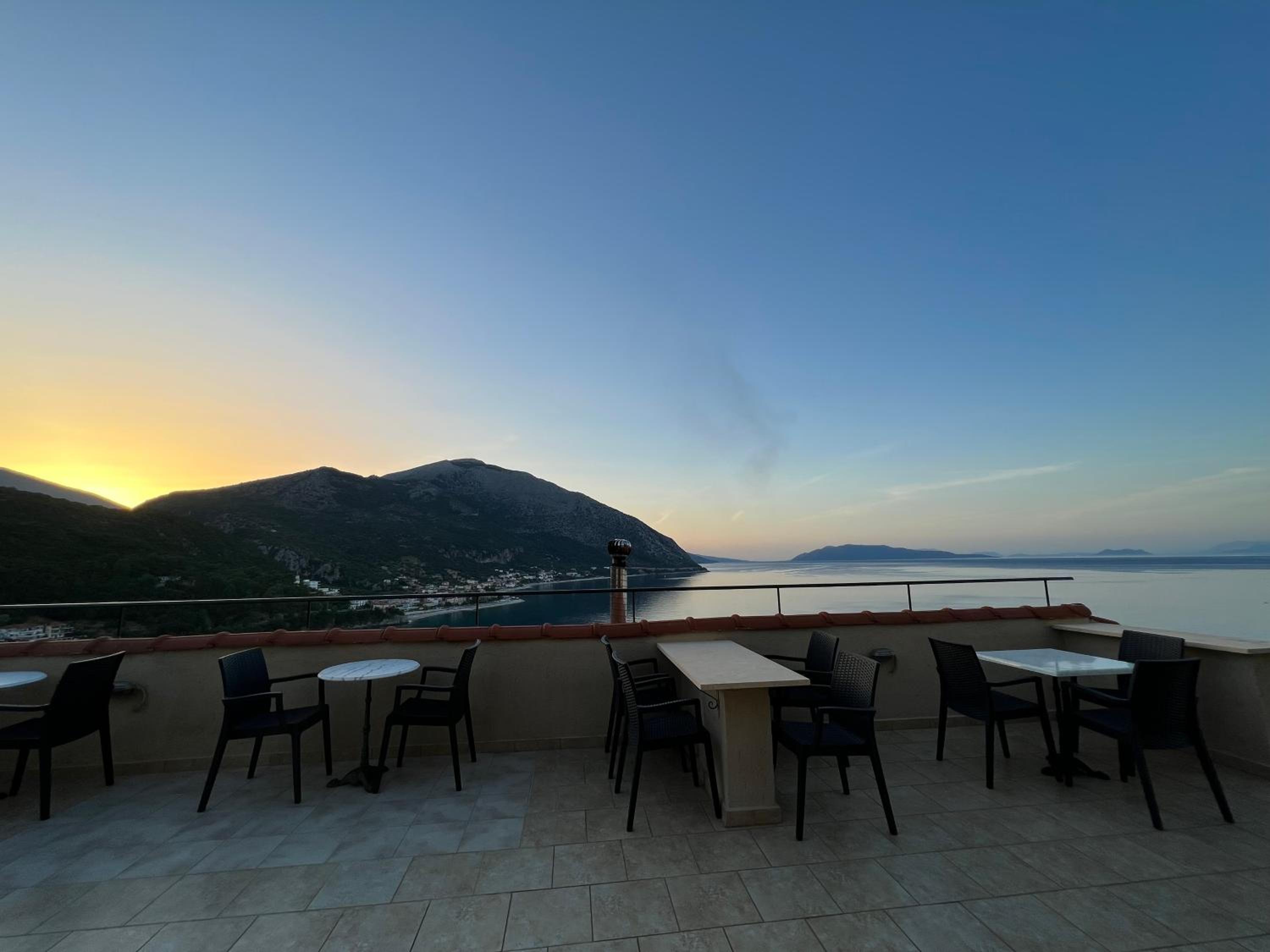 Standard Double or Twin Room with Sea View - Photo 48