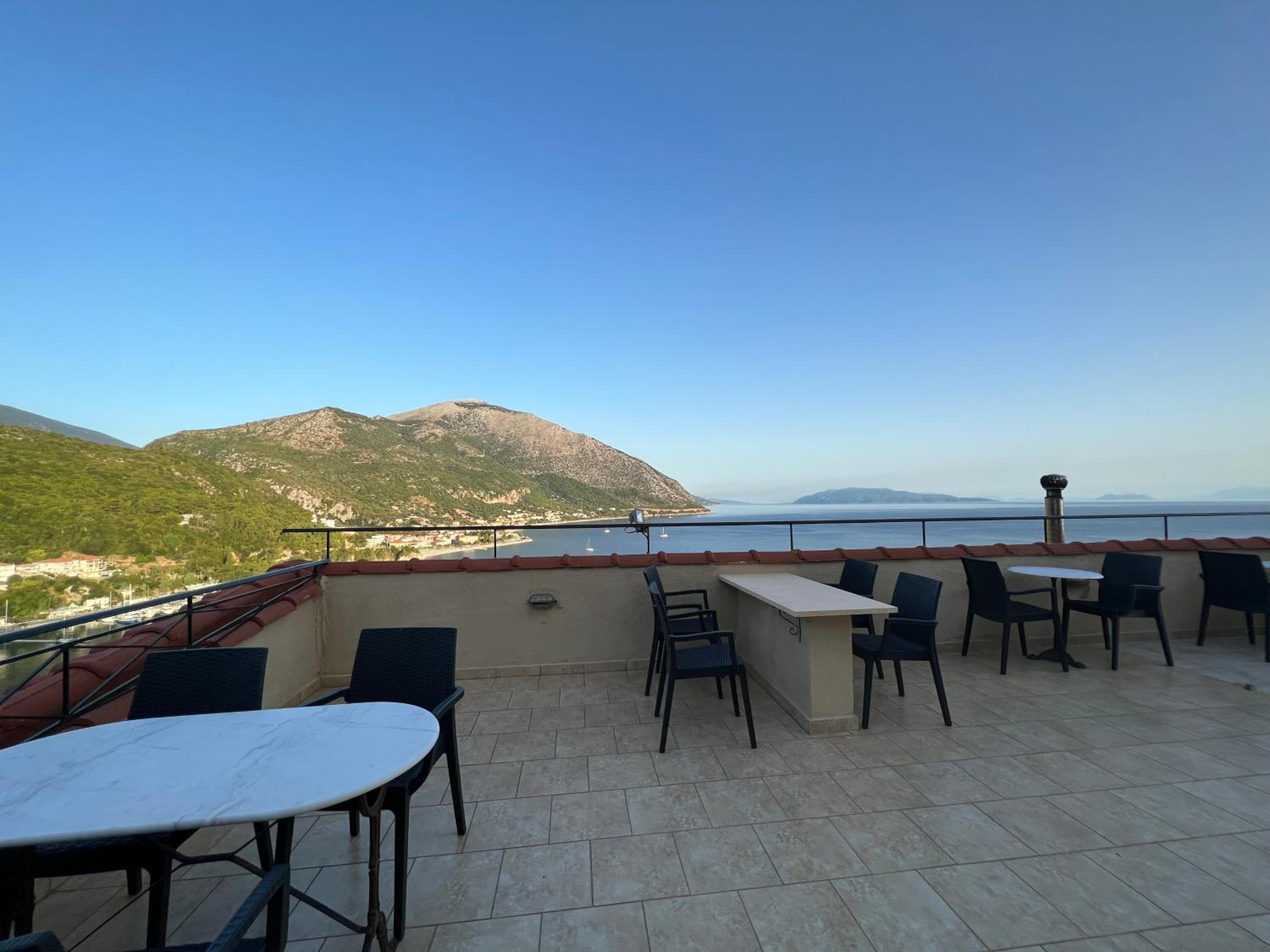 Standard Double or Twin Room with Sea View - Photo 47
