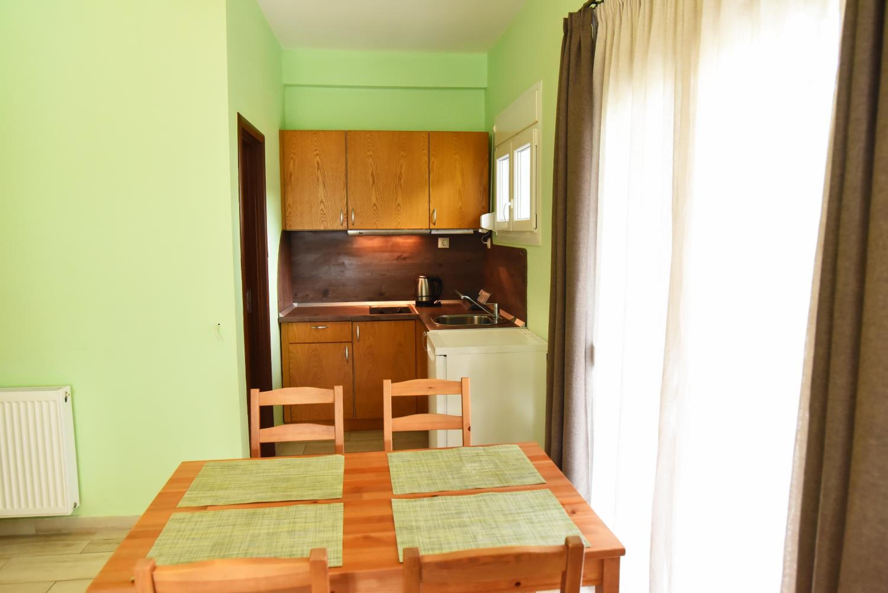 Studio with Balcony - Photo 12