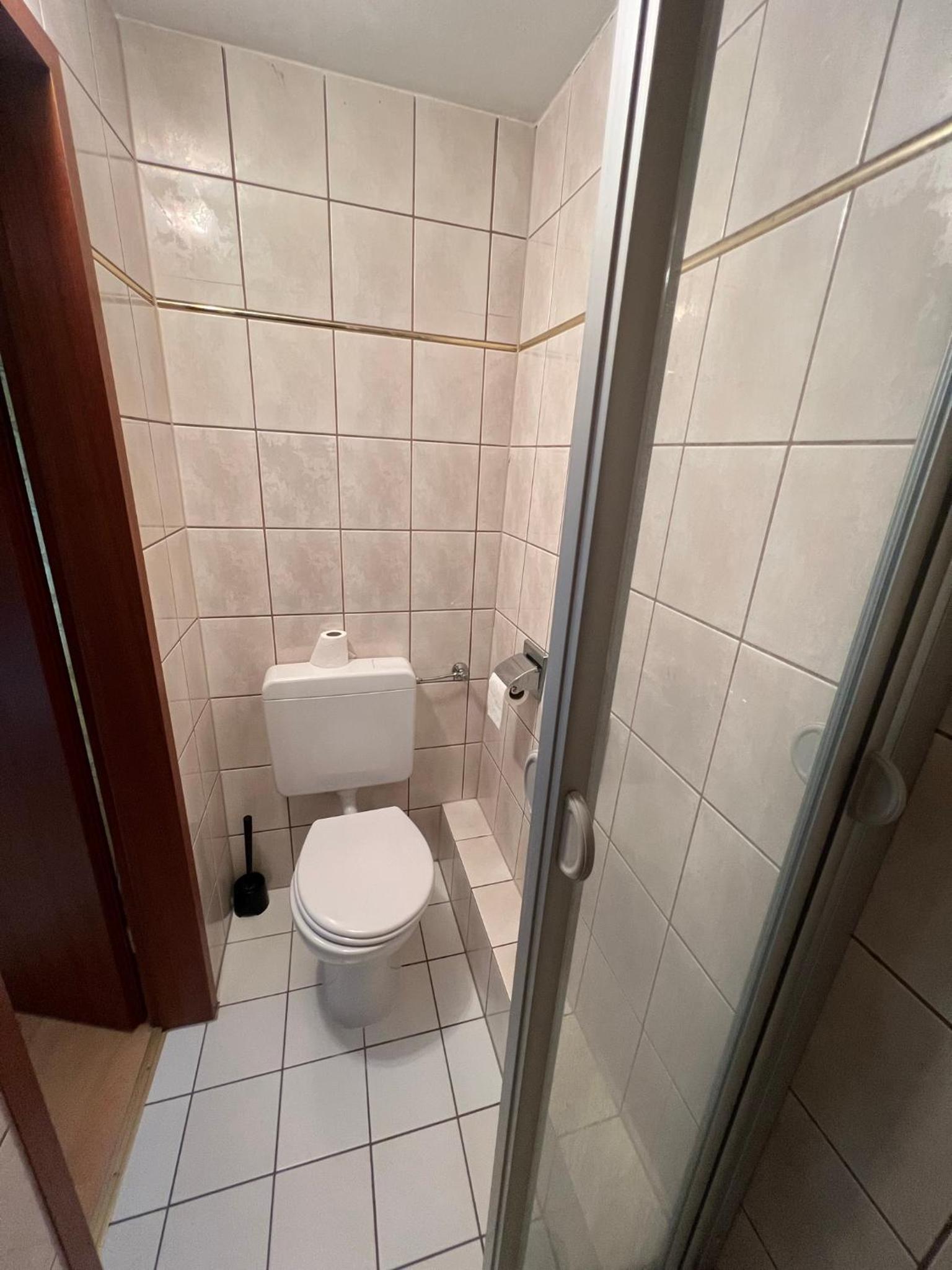 Budget Double Room photo 3