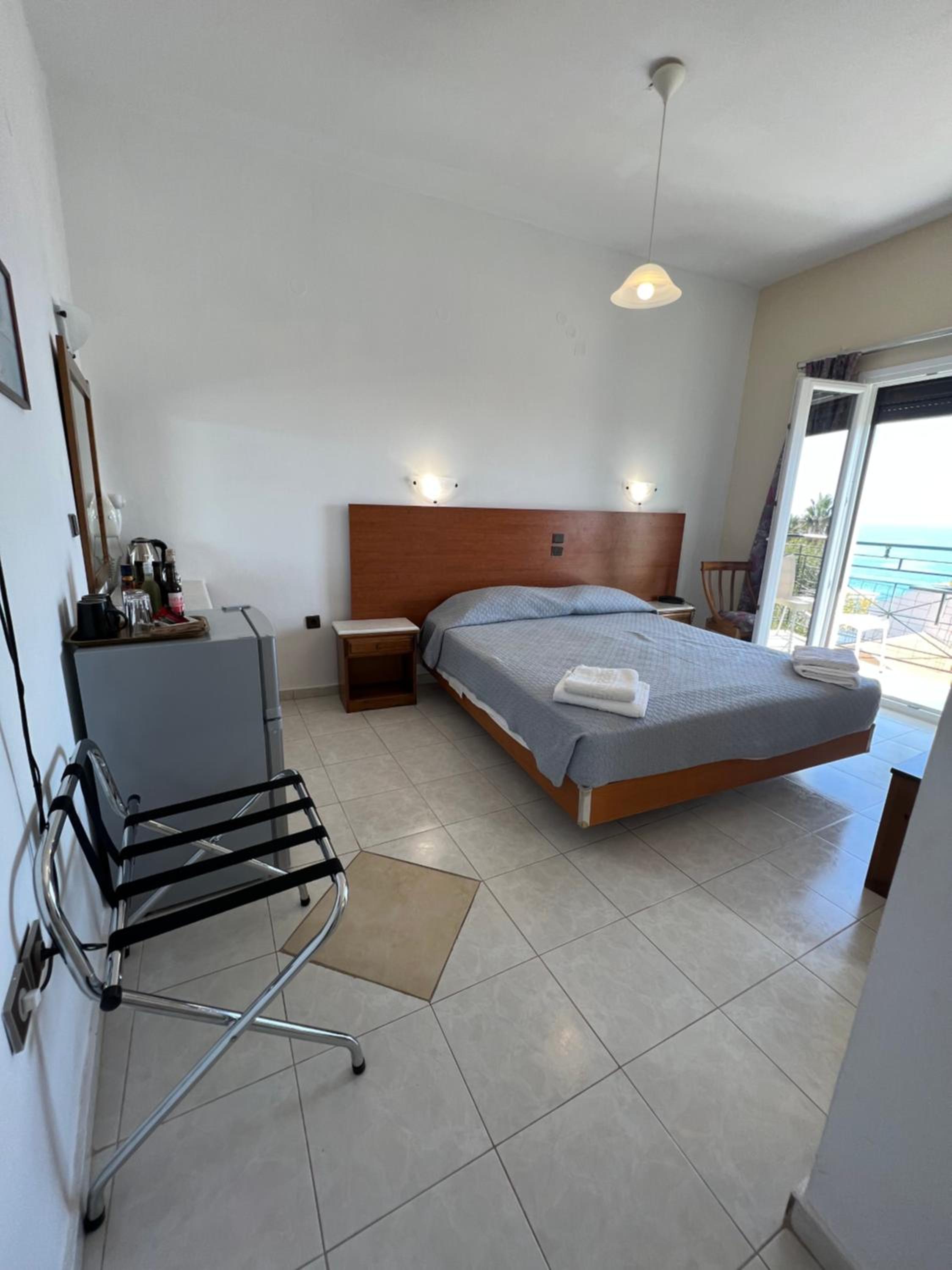 Standard Double or Twin Room with Sea View - Photo 46
