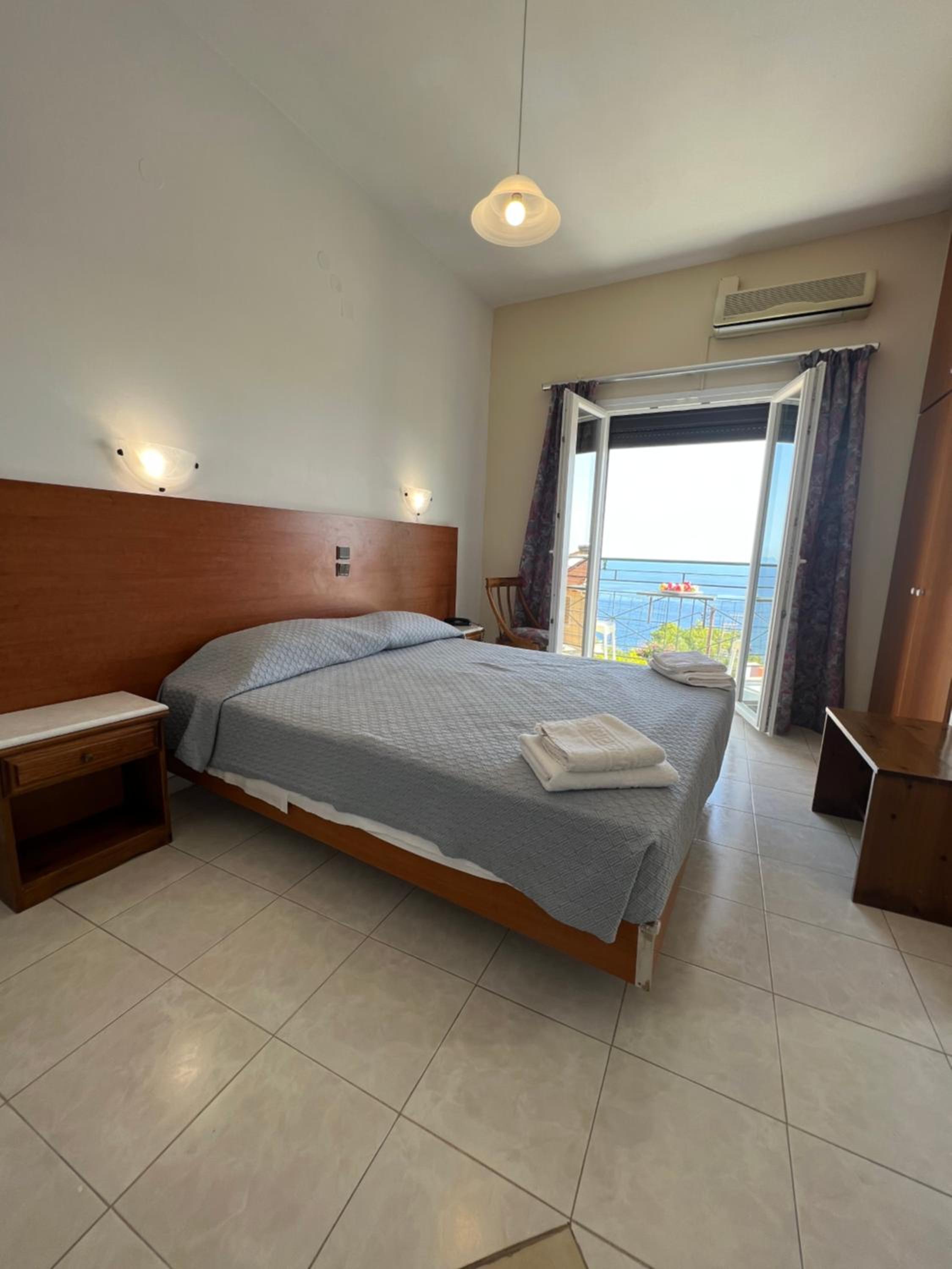 Standard Double or Twin Room with Sea View - Photo 31