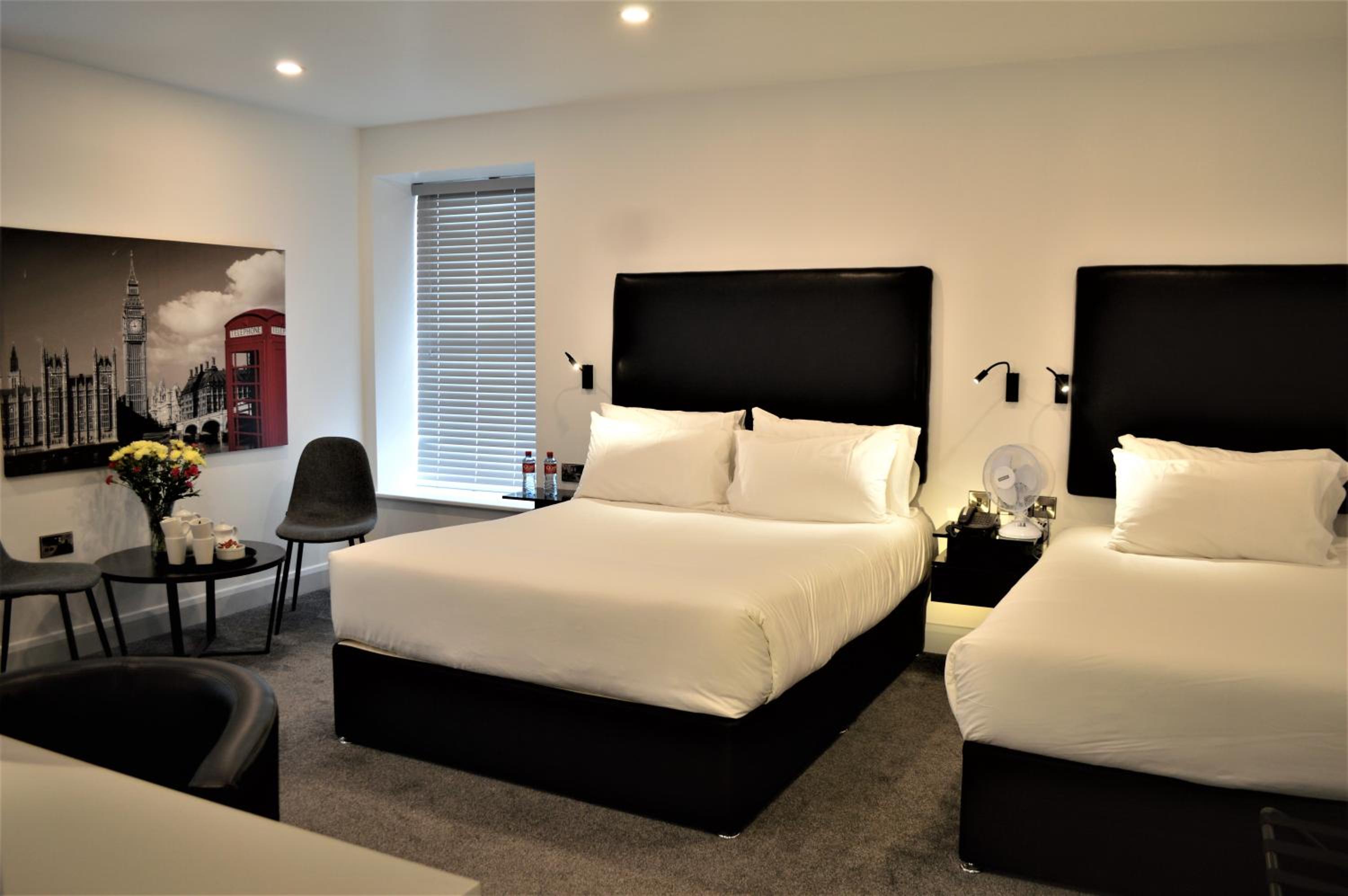 Family Room (2 Adults + 2 Children)