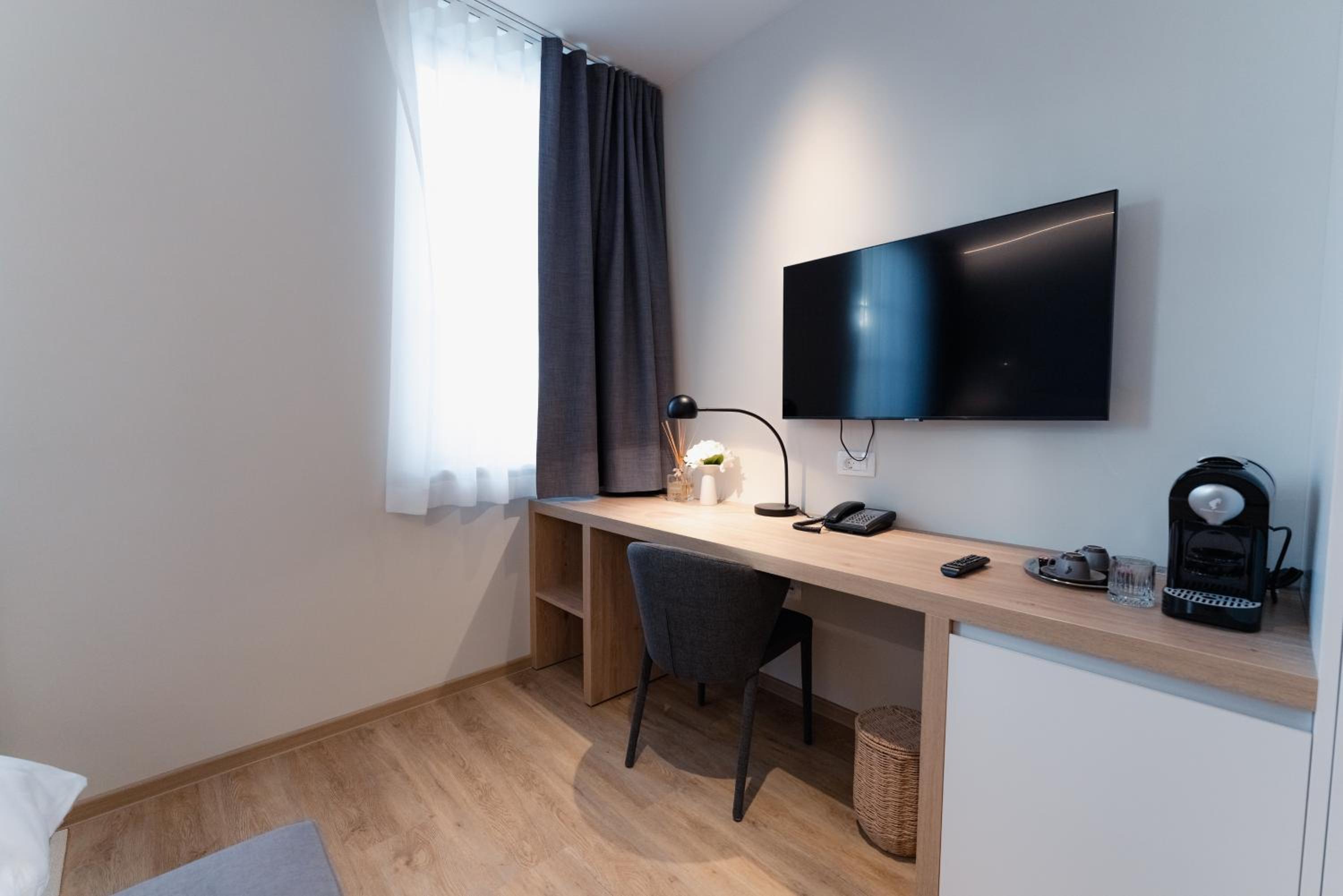 Double Room - Photo 4