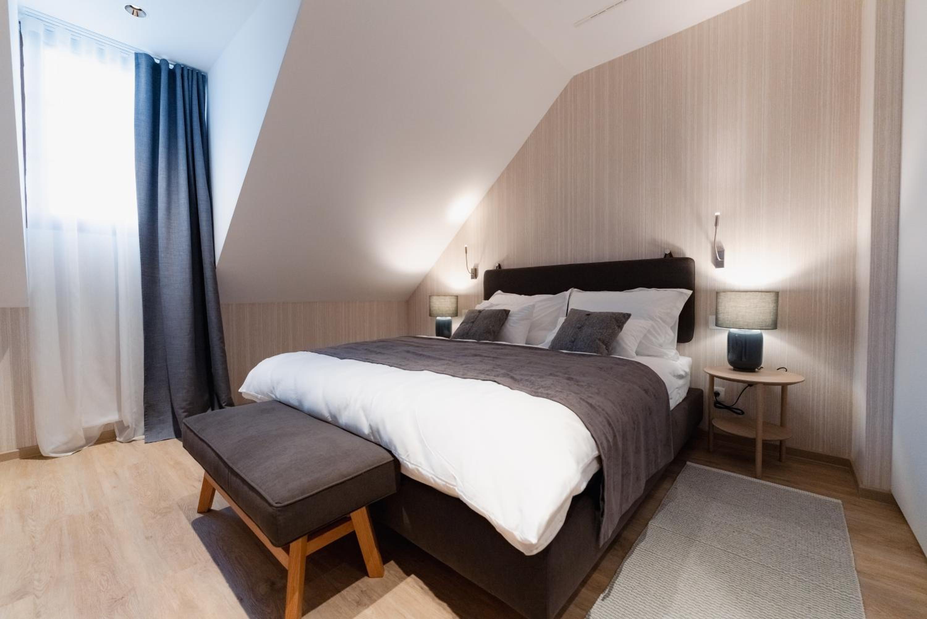Double Room - Photo 2