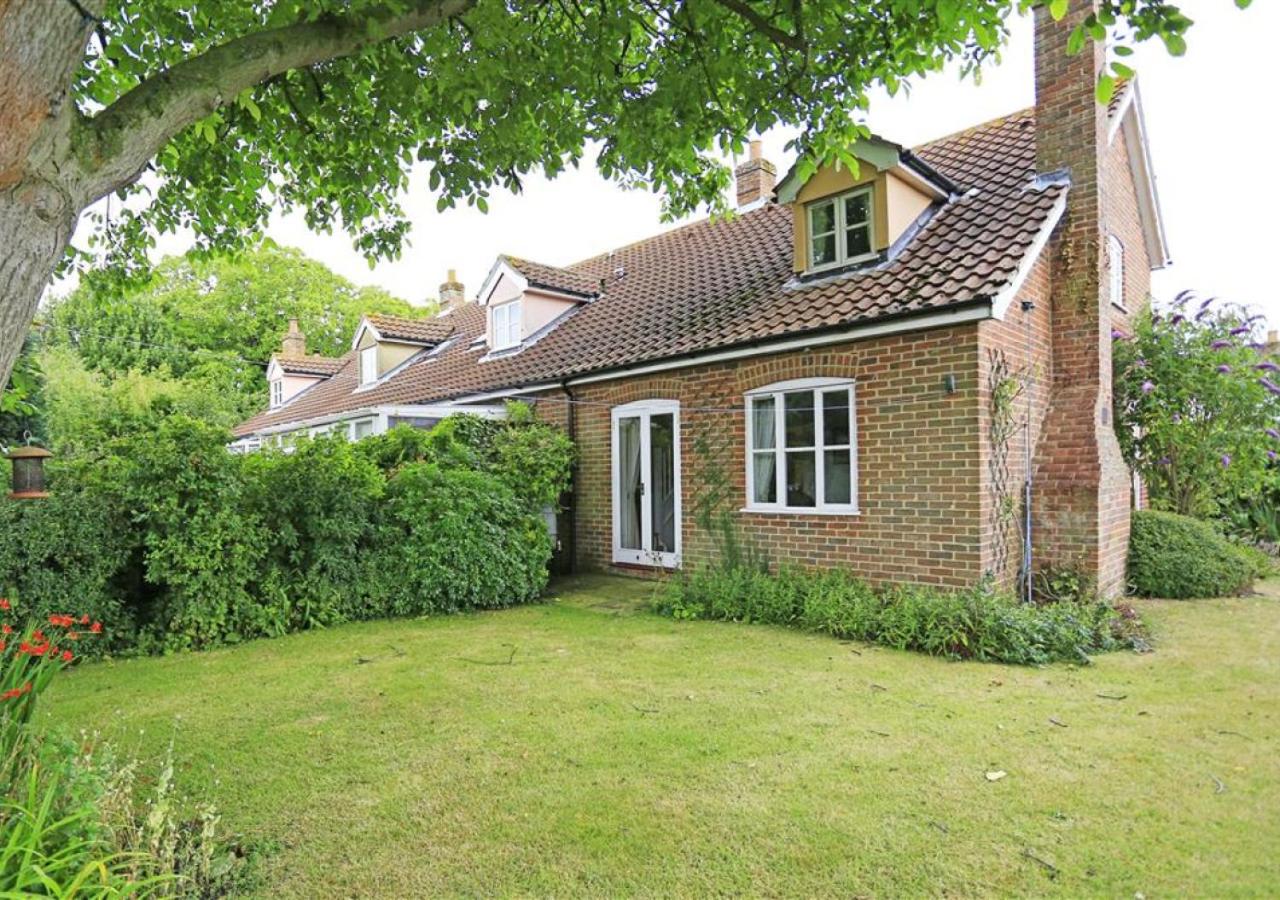 Two-Bedroom House photo 2