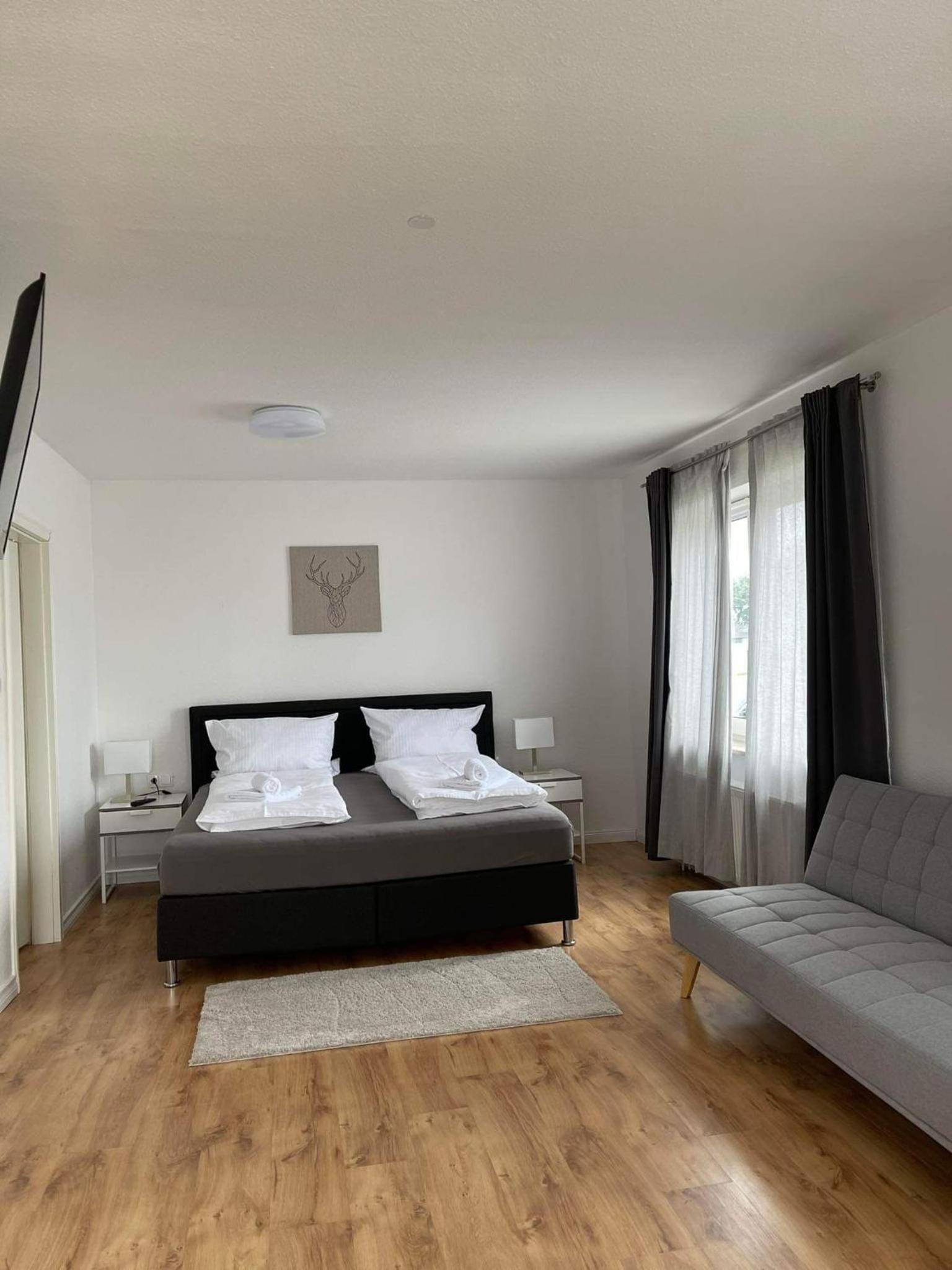 Large Double Room photo 1