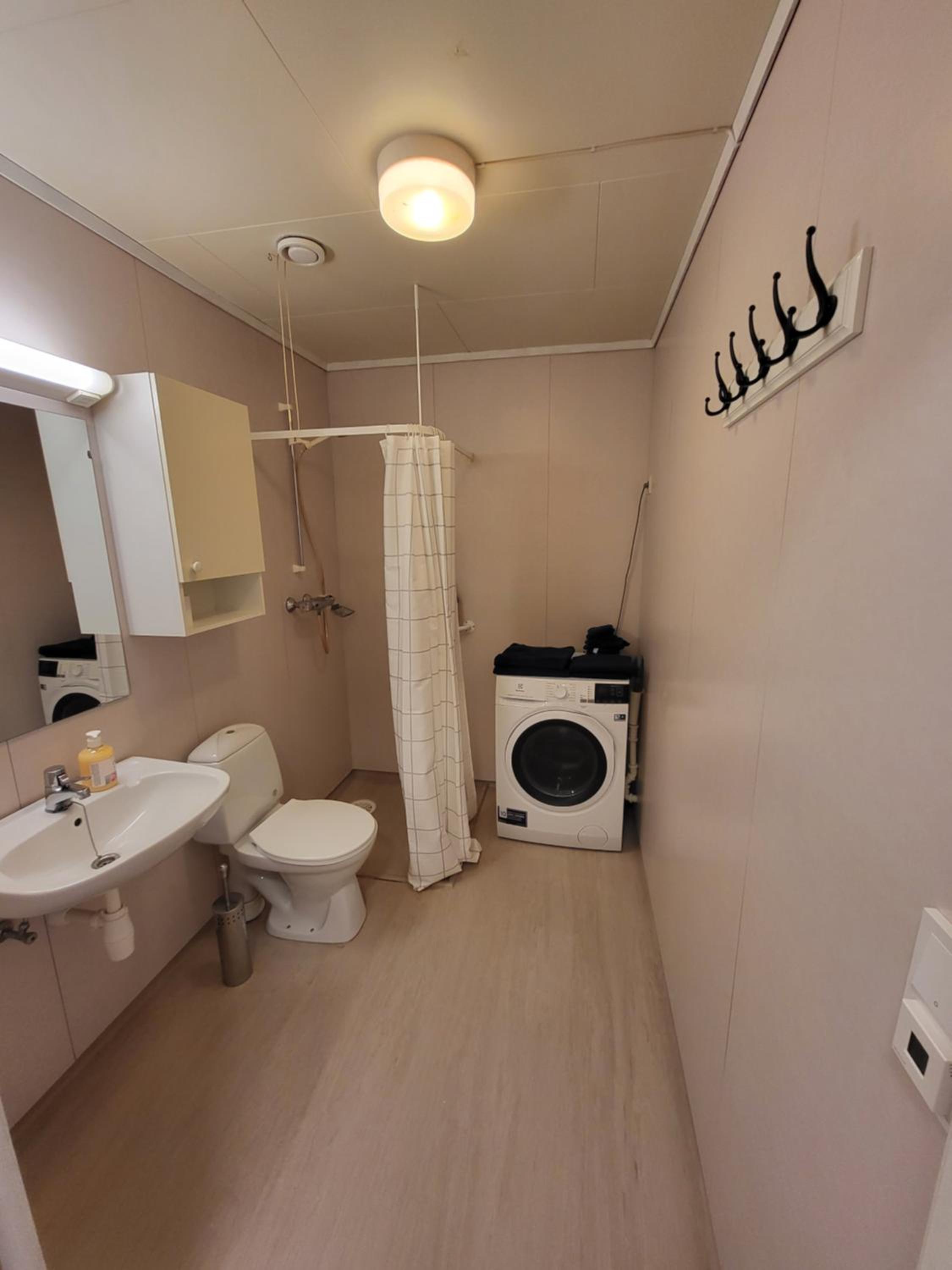 One-Bedroom Apartment - Photo 20