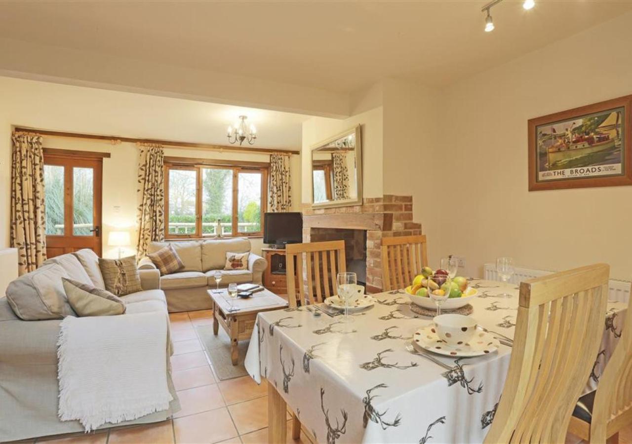 Seven-Bedroom House photo 3