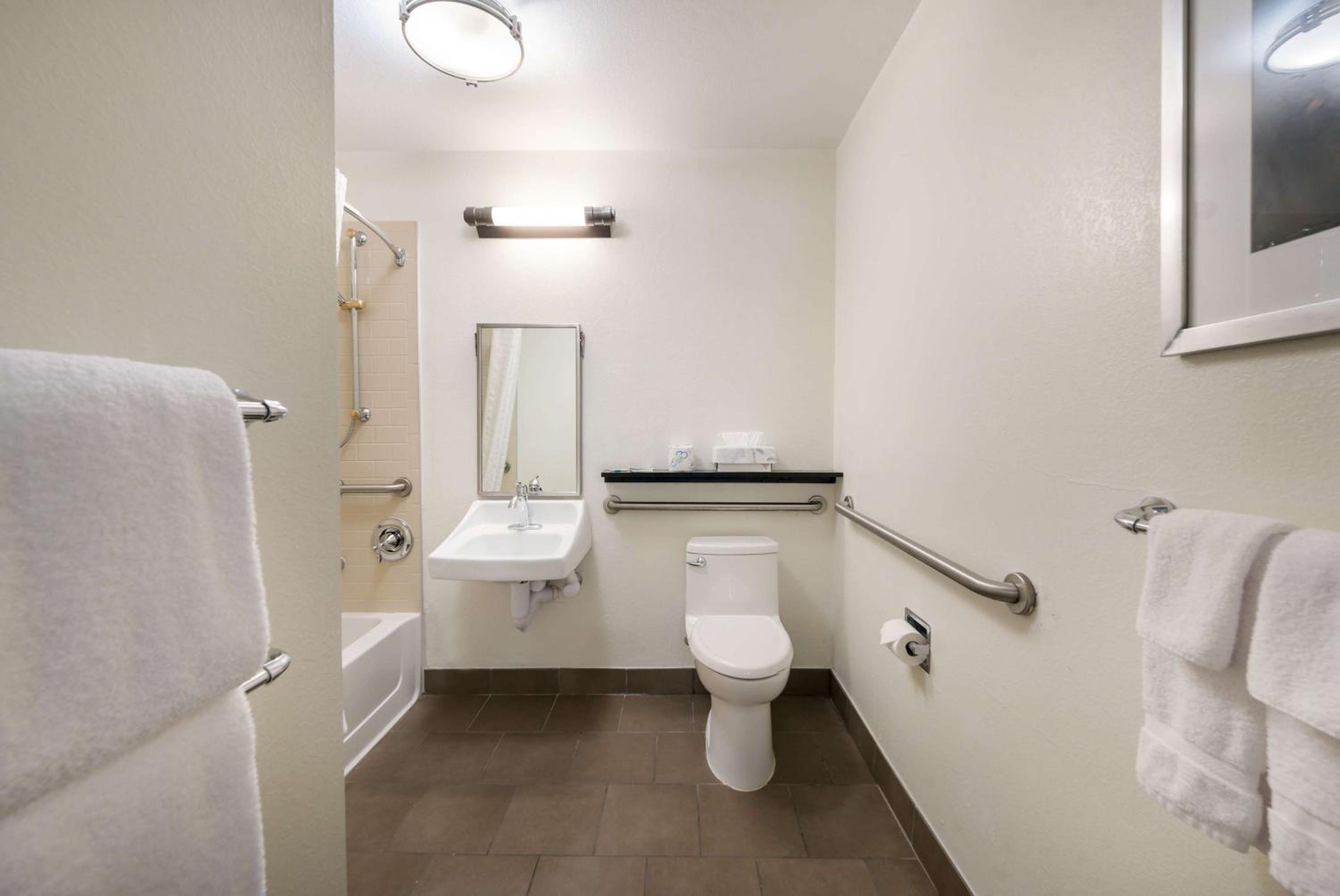 Studio Queen Suite with Bathtub -  Mobility Accessible - Photo 5