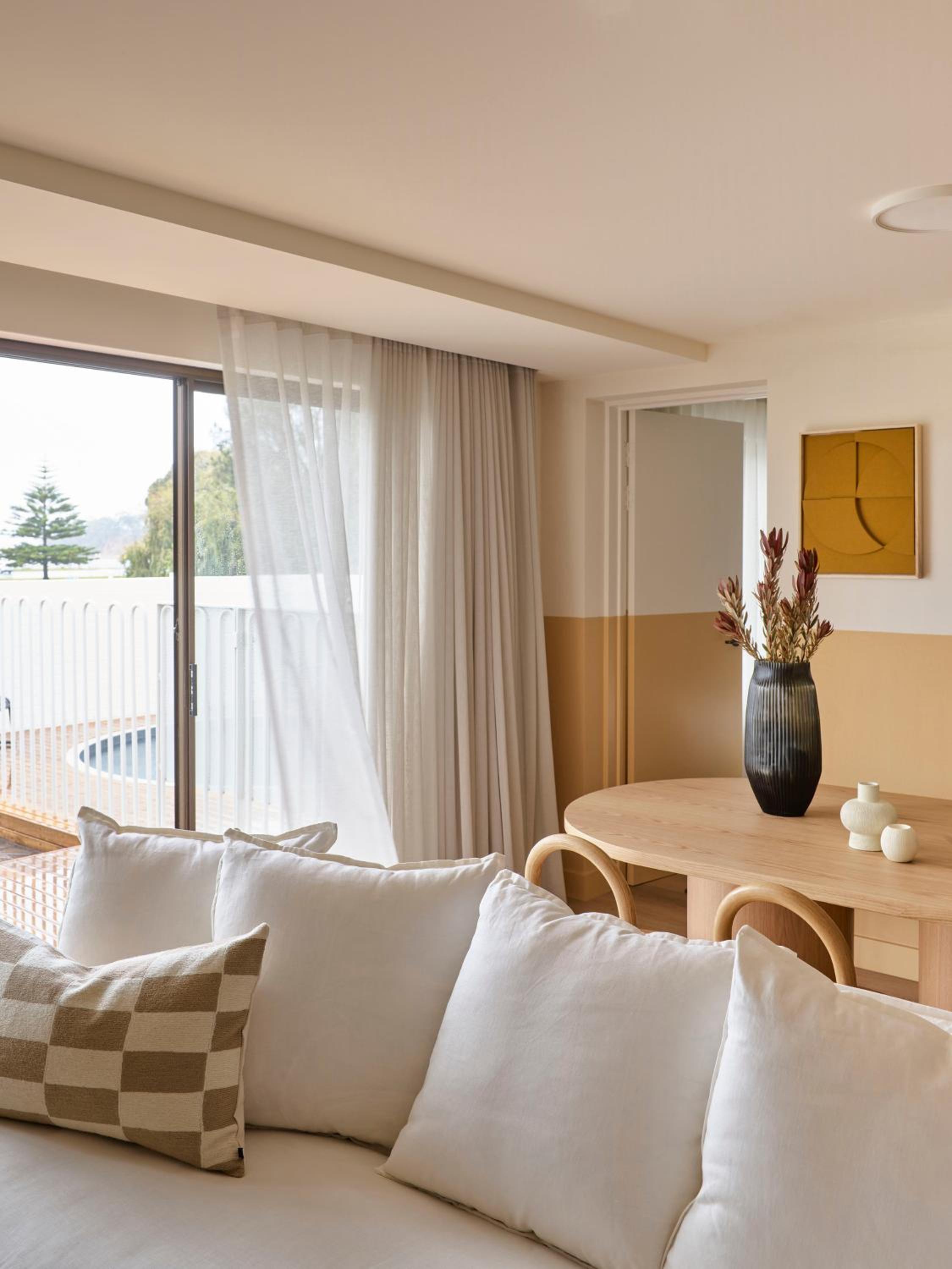 Deluxe King Suite