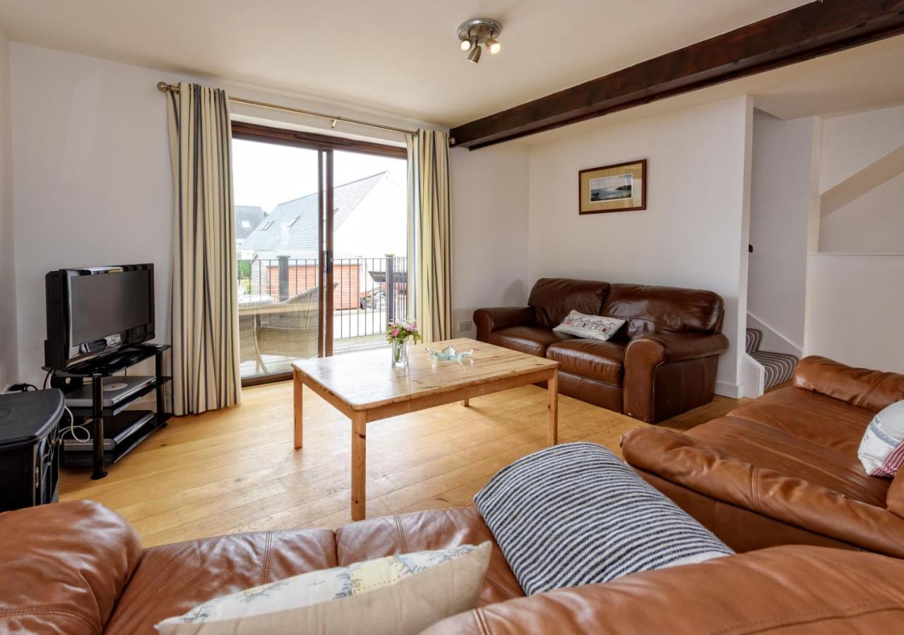 Four-Bedroom House photo 2
