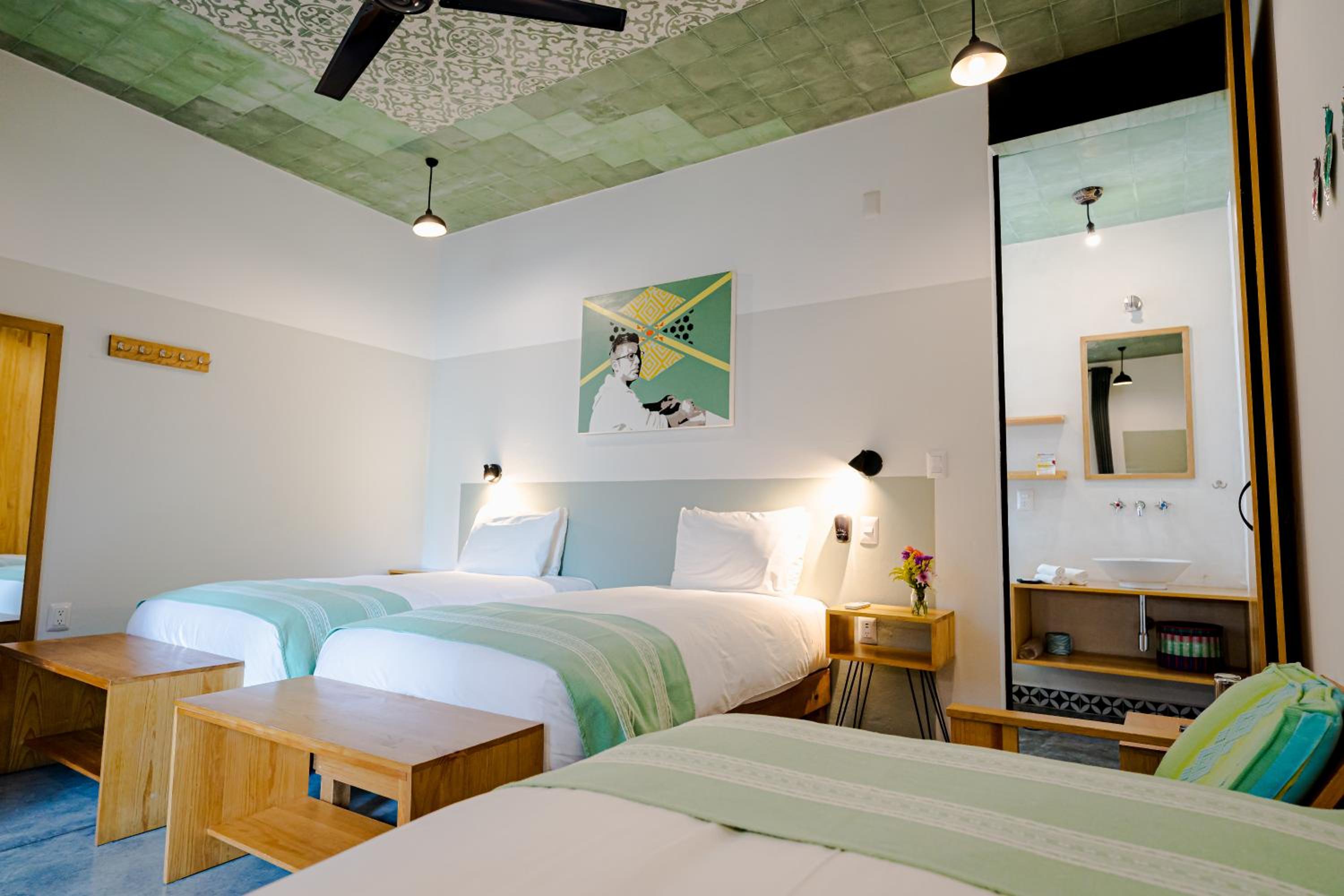Habitación King con cama extra.